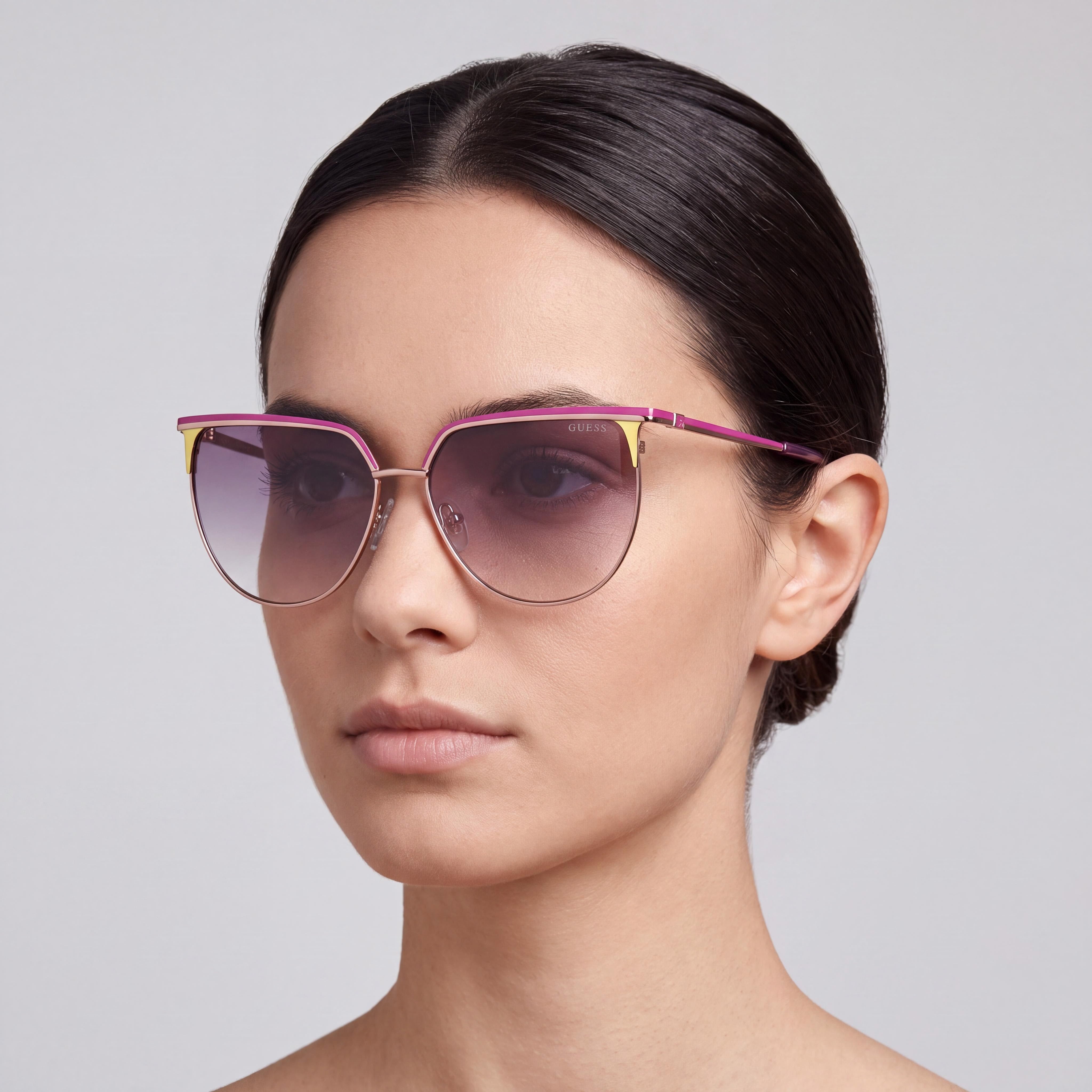 Gafas de sol GUESS Modern para mujer con montura metálica brillante color oro rosa, lentes degradadas violetas y protección UV de 58 mm, Photo 4