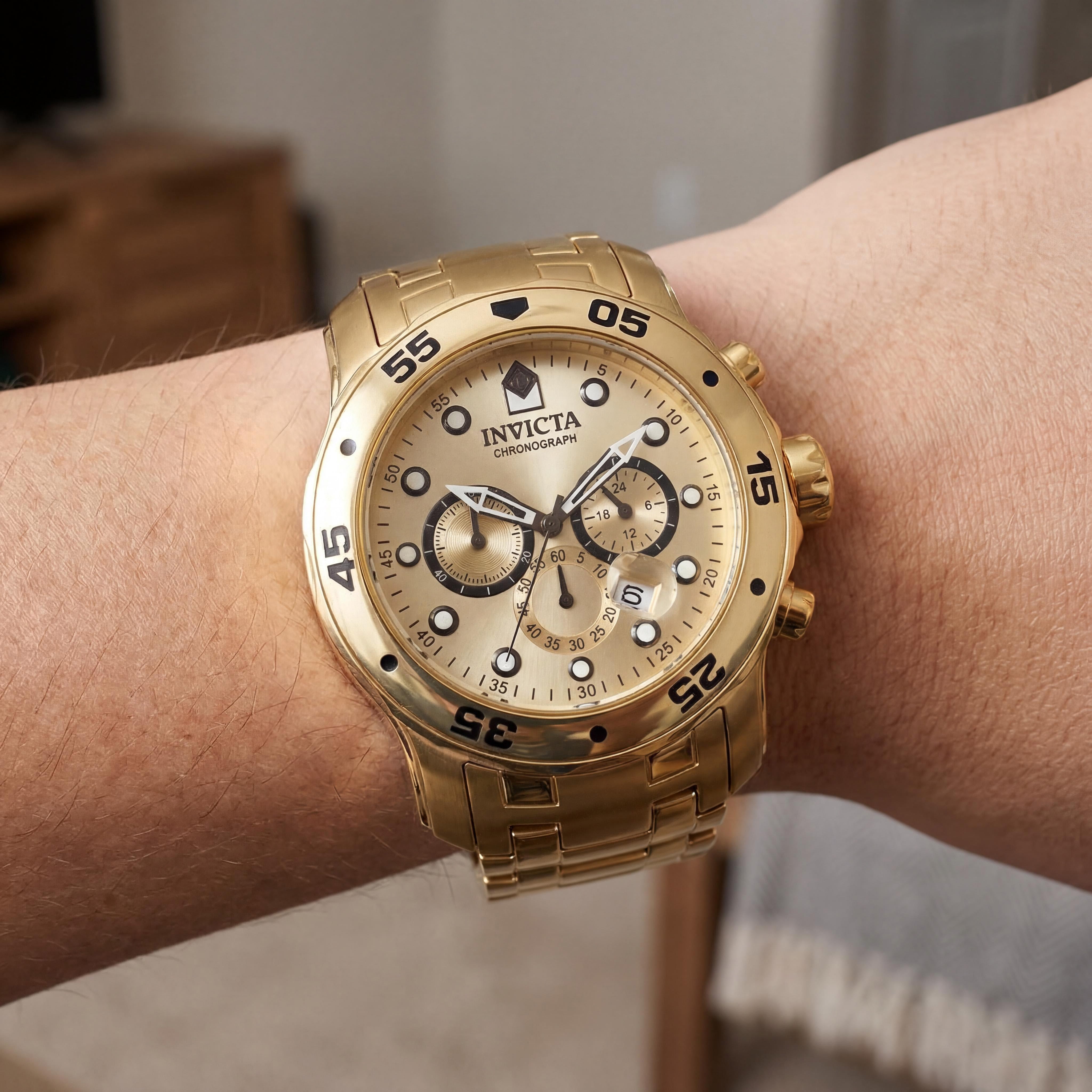 Invicta Unisex Diver Quartz Watch, Gold-Plated Stainless Steel, Gold Dial, Chronograph, Water Resistant 200M, Photo 3