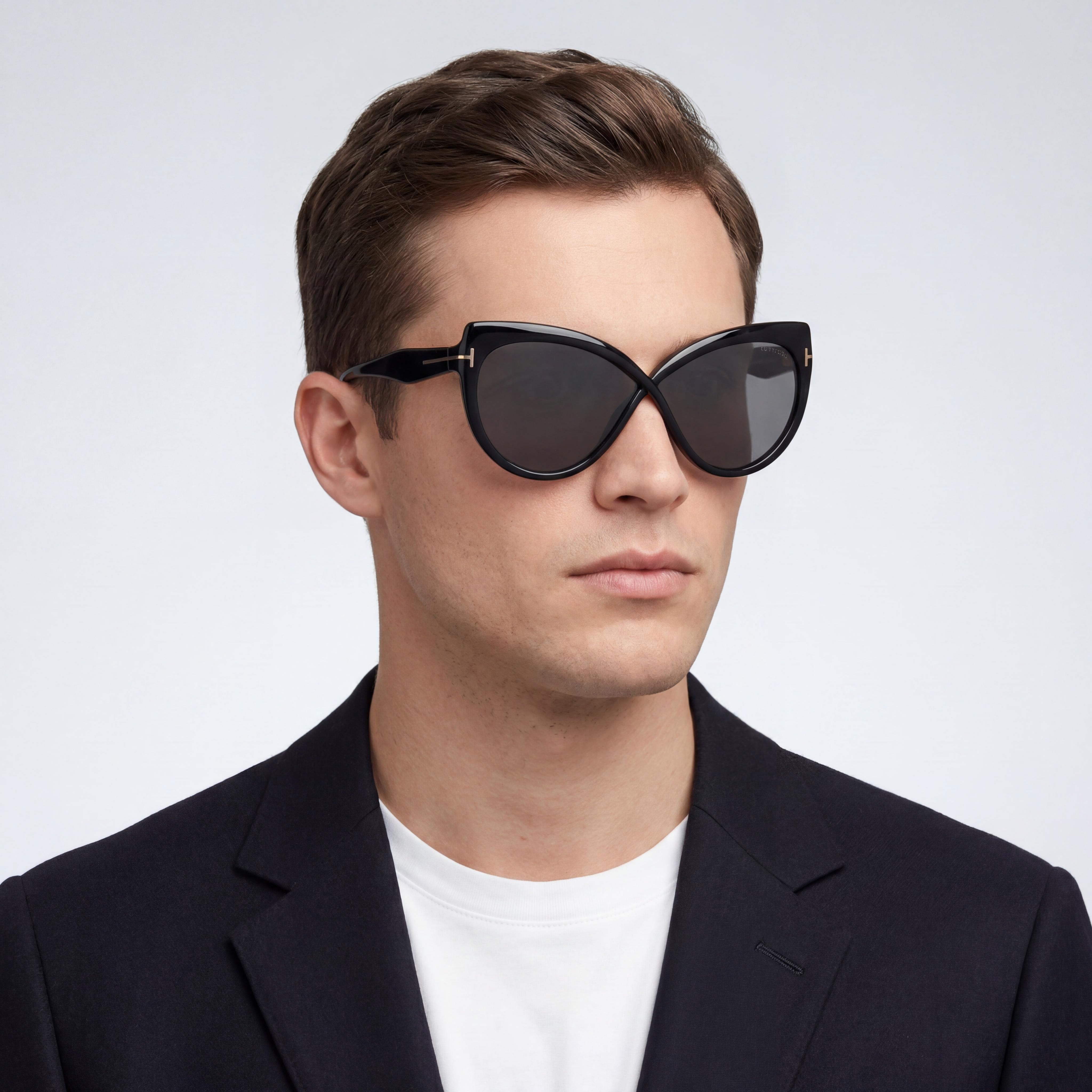 Tom Ford Classic Eyewear featuring a Shiny Black Frame and Black Lenses, Unisex, with a 140mm Temple Length, Photo 3