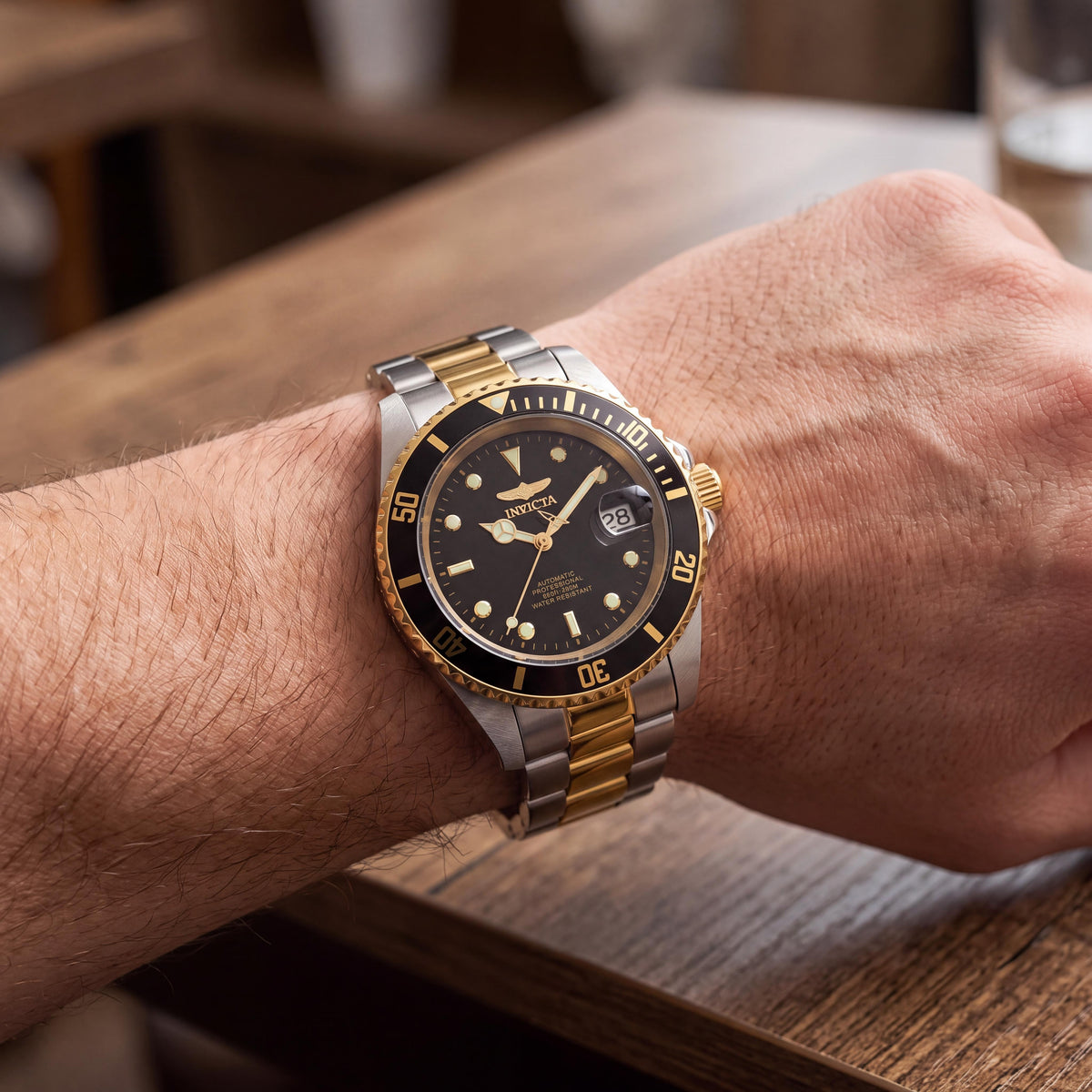 Invicta Men's Automatic Two Tone Black Steel & Gold Tone Stainless Steel 200m Water Resistant Watch 43mm, Photo 3