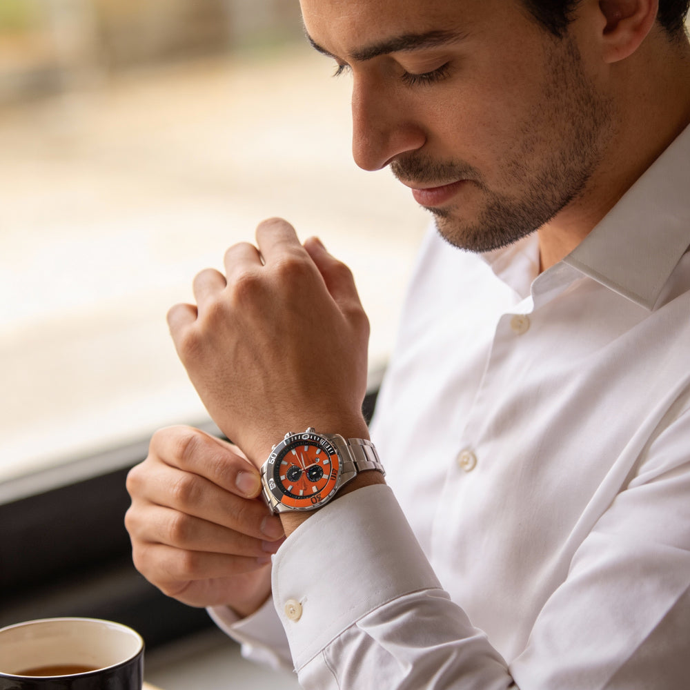 Reloj de cuarzo Oceanaut Sevilla para hombre, con caja y pulsera de acero inoxidable, esfera naranja, cronógrafo, fecha, 45 mm, resistente al agua hasta 100 m.