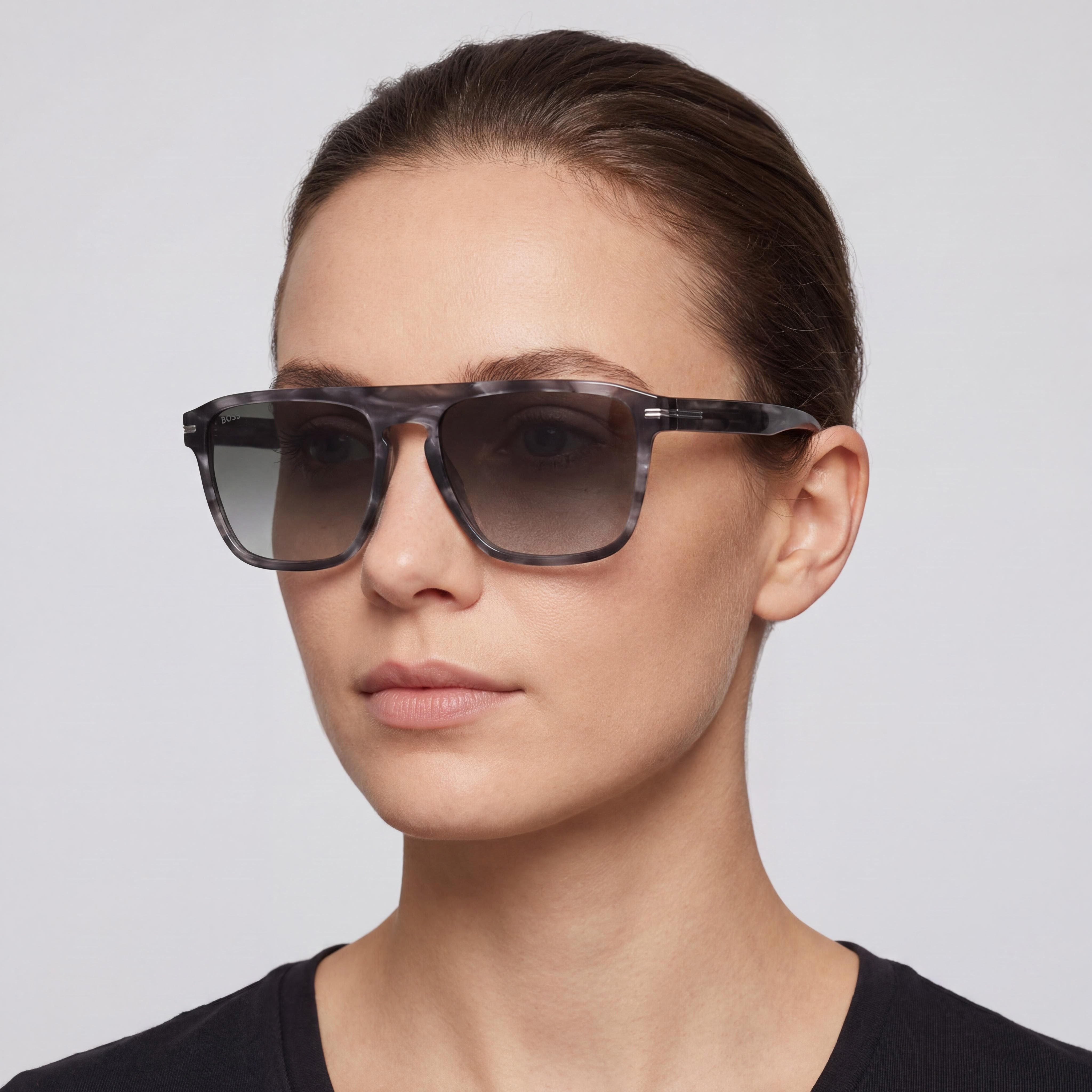 Hugo Boss BOSS 1599/S Style & Expression Women's Grey Horn Acetate Green Shaded UV Protected 56mm Sunglasses, Photo 4