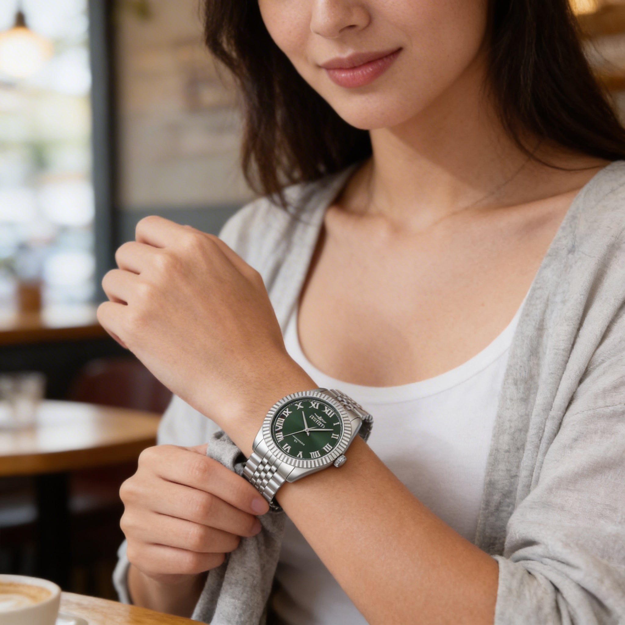 Reloj unisex Invicta Specialty 47398 de acero inoxidable plateado con esfera verde y pulsera de 43 mm, Photo 4