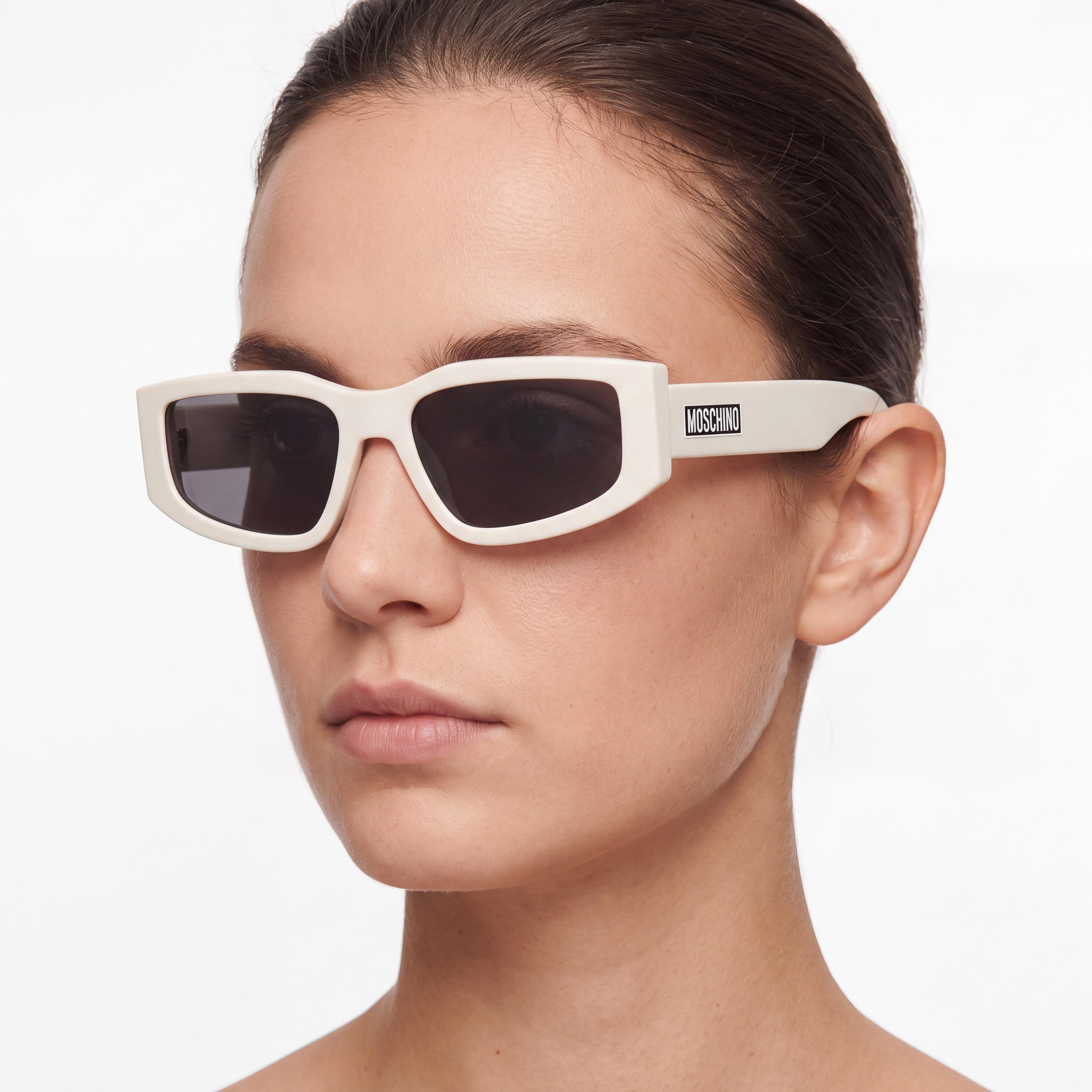 Moschino Classic Unisex Sunglasses with 18mm Bridge and 145mm Temple Length, Photo 5