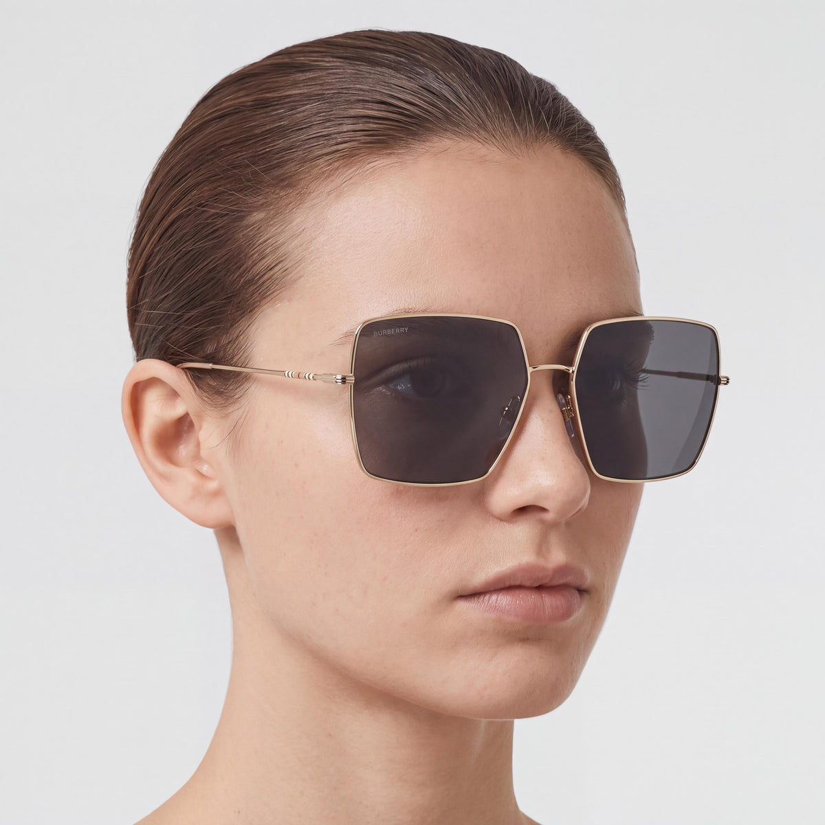 BURBERRY Women's Daphne Geometric Sunglasses, Light Gold Dark Grey Acetate Frame, UV Protection, 58mm, Photo 4