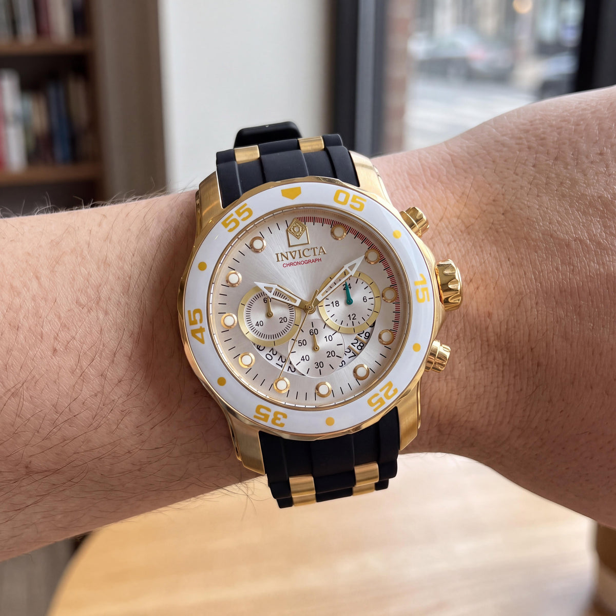 Invicta Pro Diver Chronograph Unisex Silver Dial Black Polyurethane Strap Stainless Steel Case Water-Resistant 48mm, Photo 4