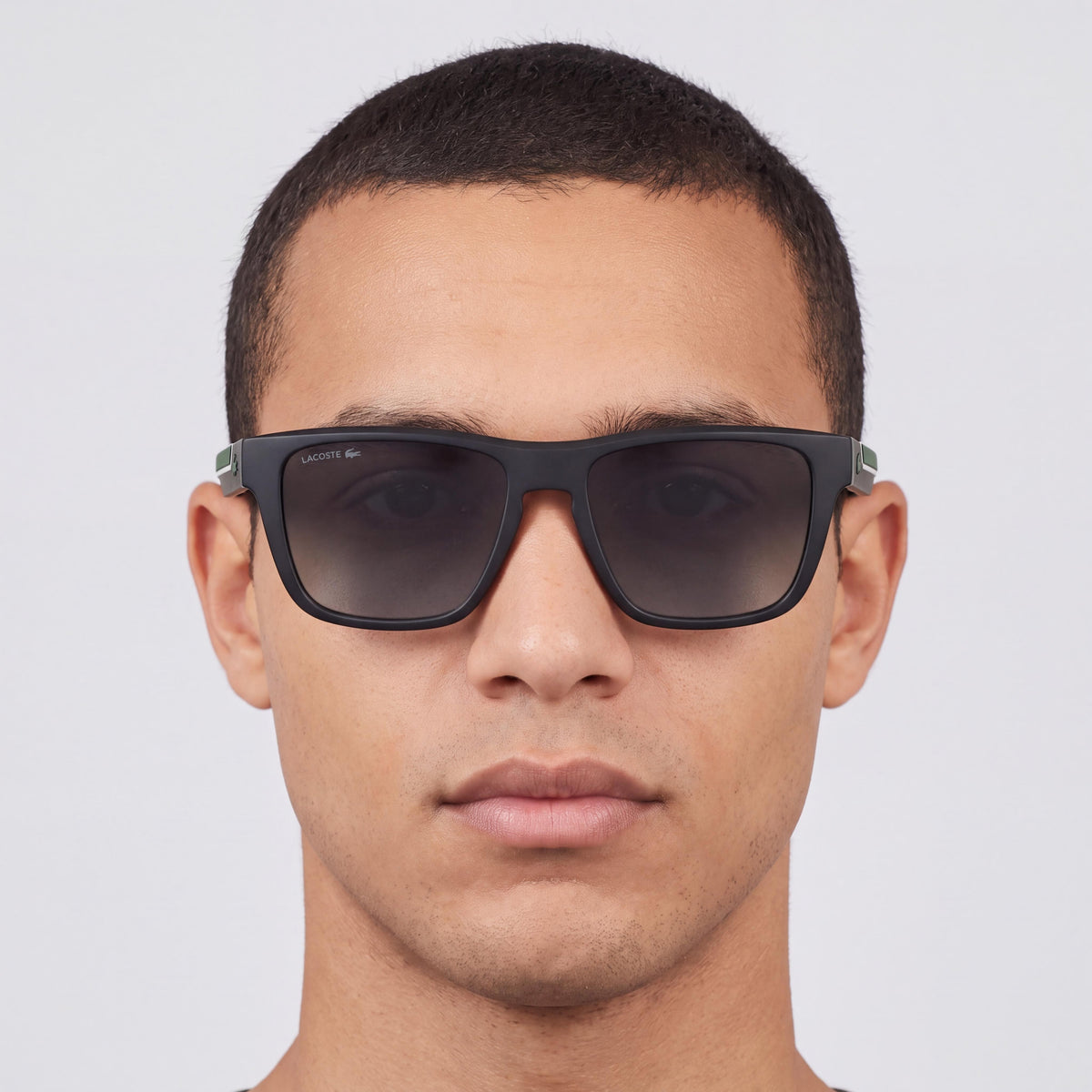 Gafas de sol Lacoste Classic para hombre con montura de plástico negro mate y lentes de policarbonato negras 54-17-145, Photo 4