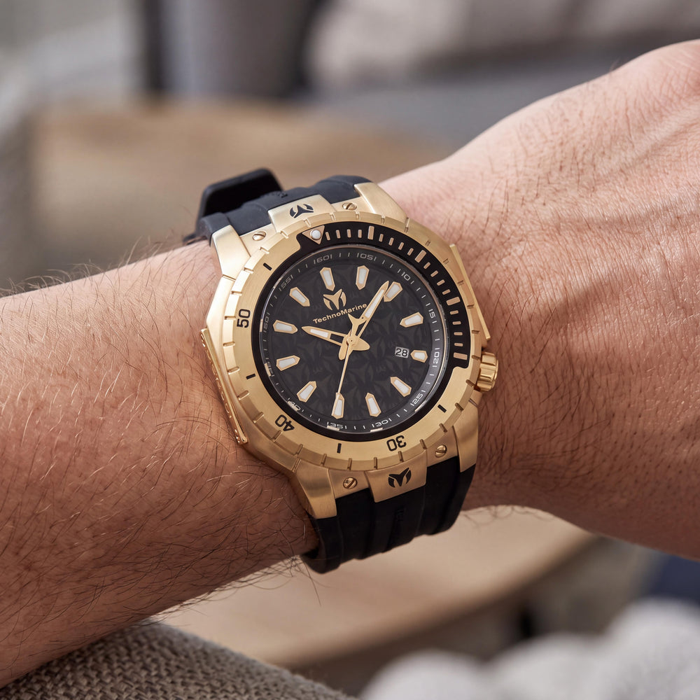 Reloj Technomarine Manta TM-224011 de cuarzo para hombre, de acero inoxidable con esfera negra y correa de silicona, 49 mm