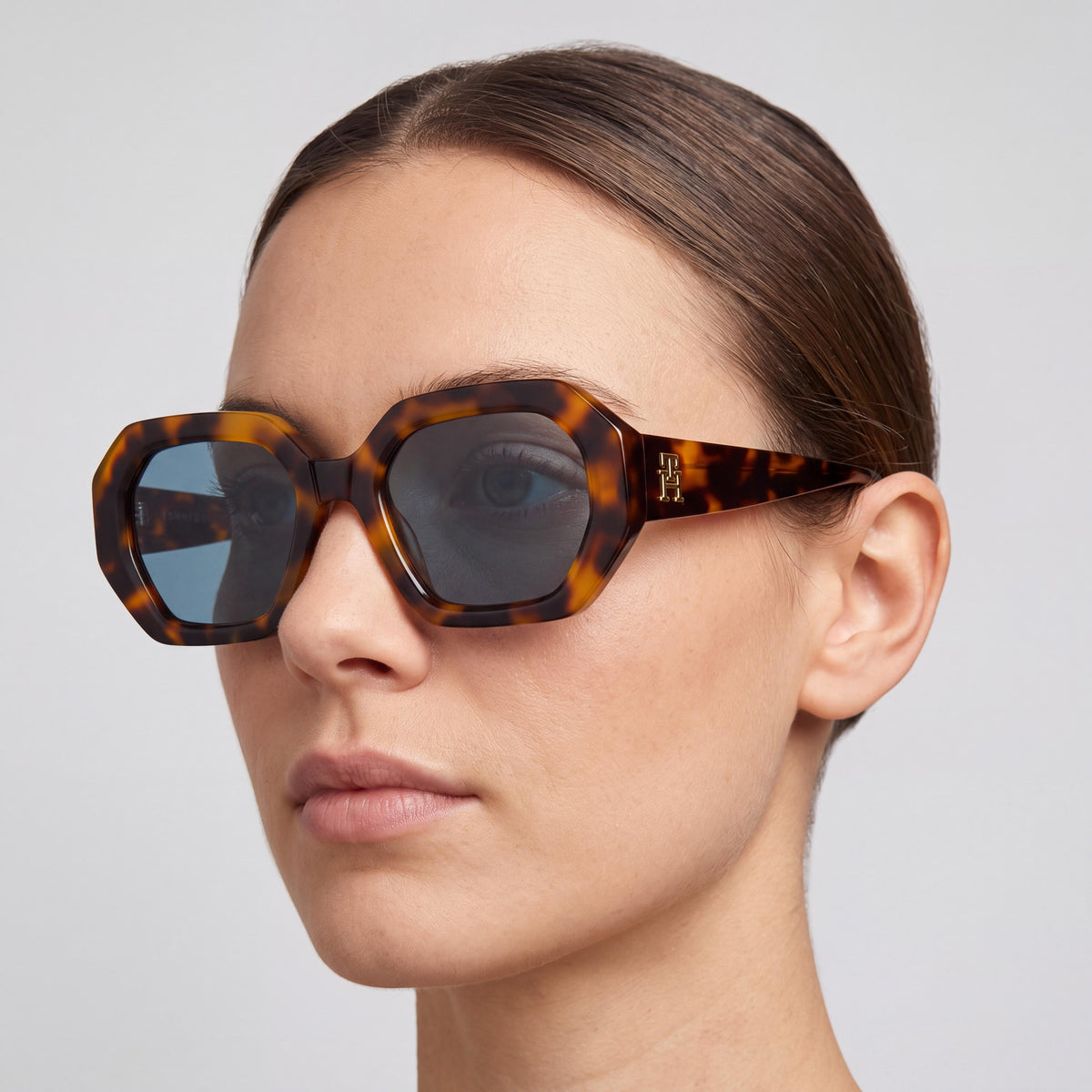 Tommy Hilfiger Gafas de Sol Casual de Acetato para Mujer Amarillas Havana con Montura Azul y Lentes Amarillas con Protección UV de 52mm, Photo 4