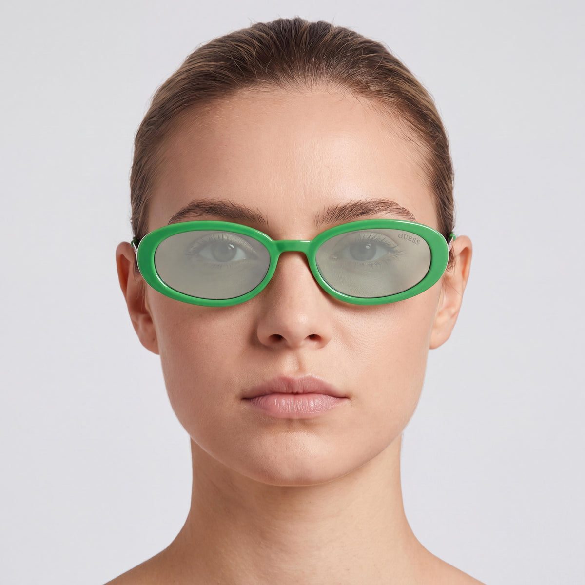 GAFAS DE SOL UNISEX CON PROTECCIÓN UV PARA MUJER GUESS Montura ovalada inyectada en verde claro brillante, lente verde 51-18-145, Photo 4