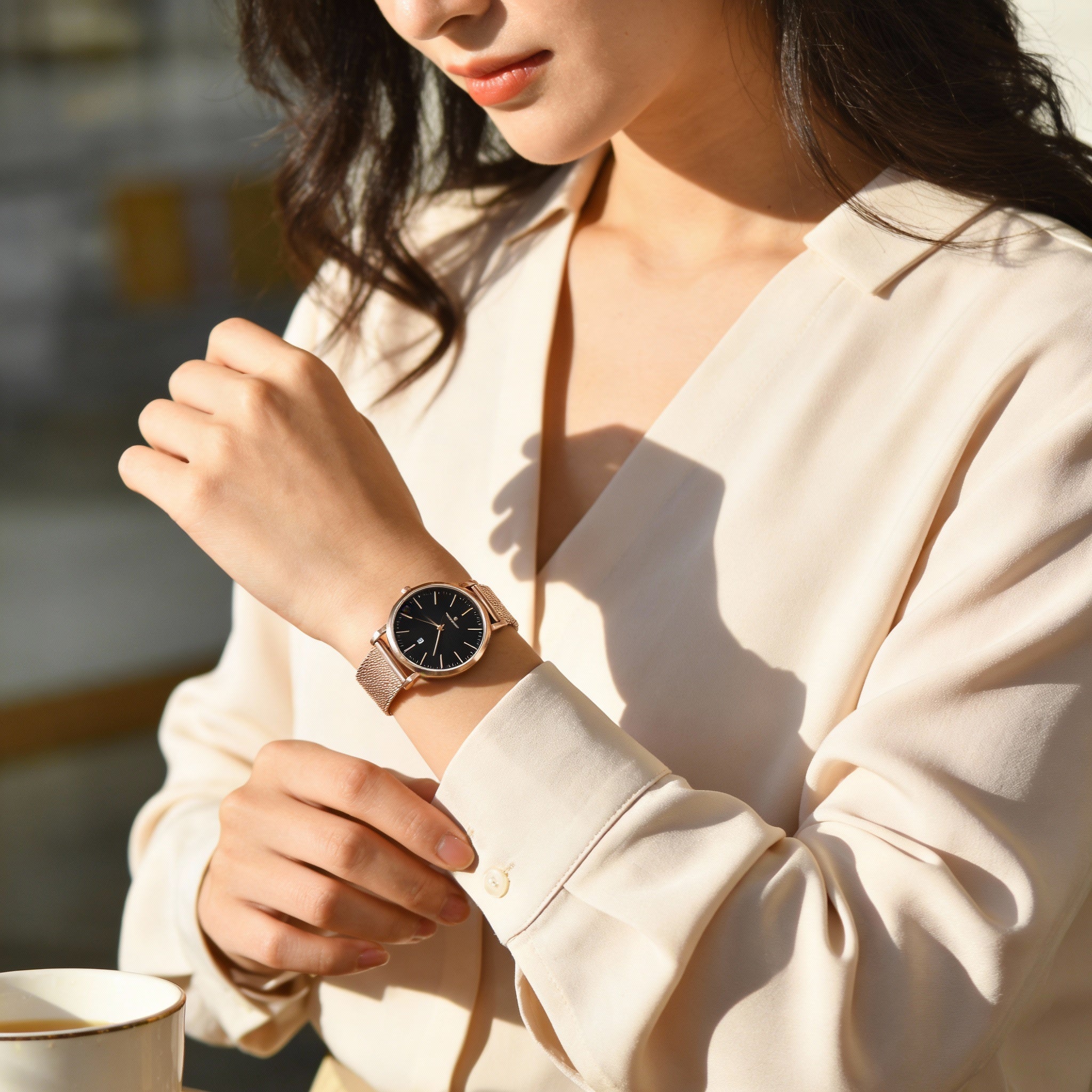 Reloj analógico Christian Van Sant para mujer, con movimiento de cuarzo, acero inoxidable en oro rosa, esfera negra y resistente al agua., Photo 5