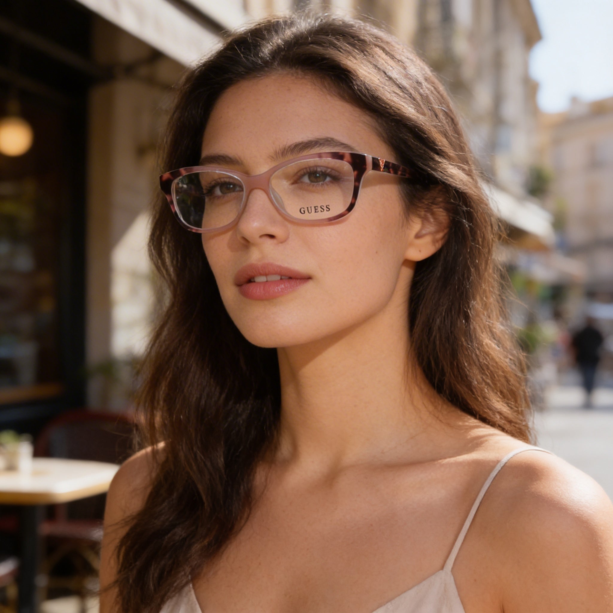 Gafas de la colección moderna de mujer Guess con montura de plástico rosa y lentes transparentes, ancho de lente de 50 mm, ancho de puente de 14 mm, largo de patilla de 140 mm, Photo 4