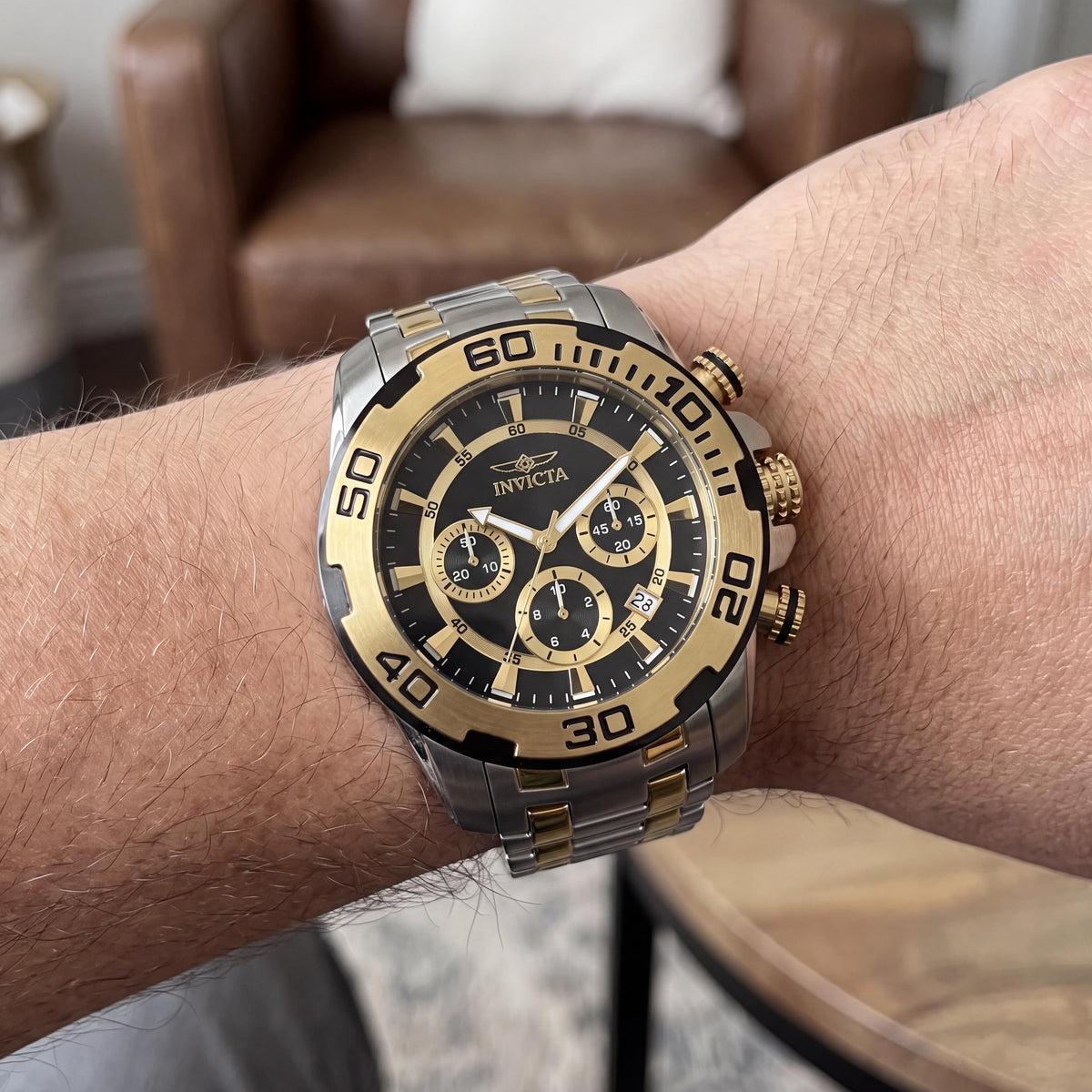 Invicta Men's Diver Chronograph Silver-Gold Two-Tone Stainless Steel Black Dial 50mm Water Resistant Watch, Photo 4