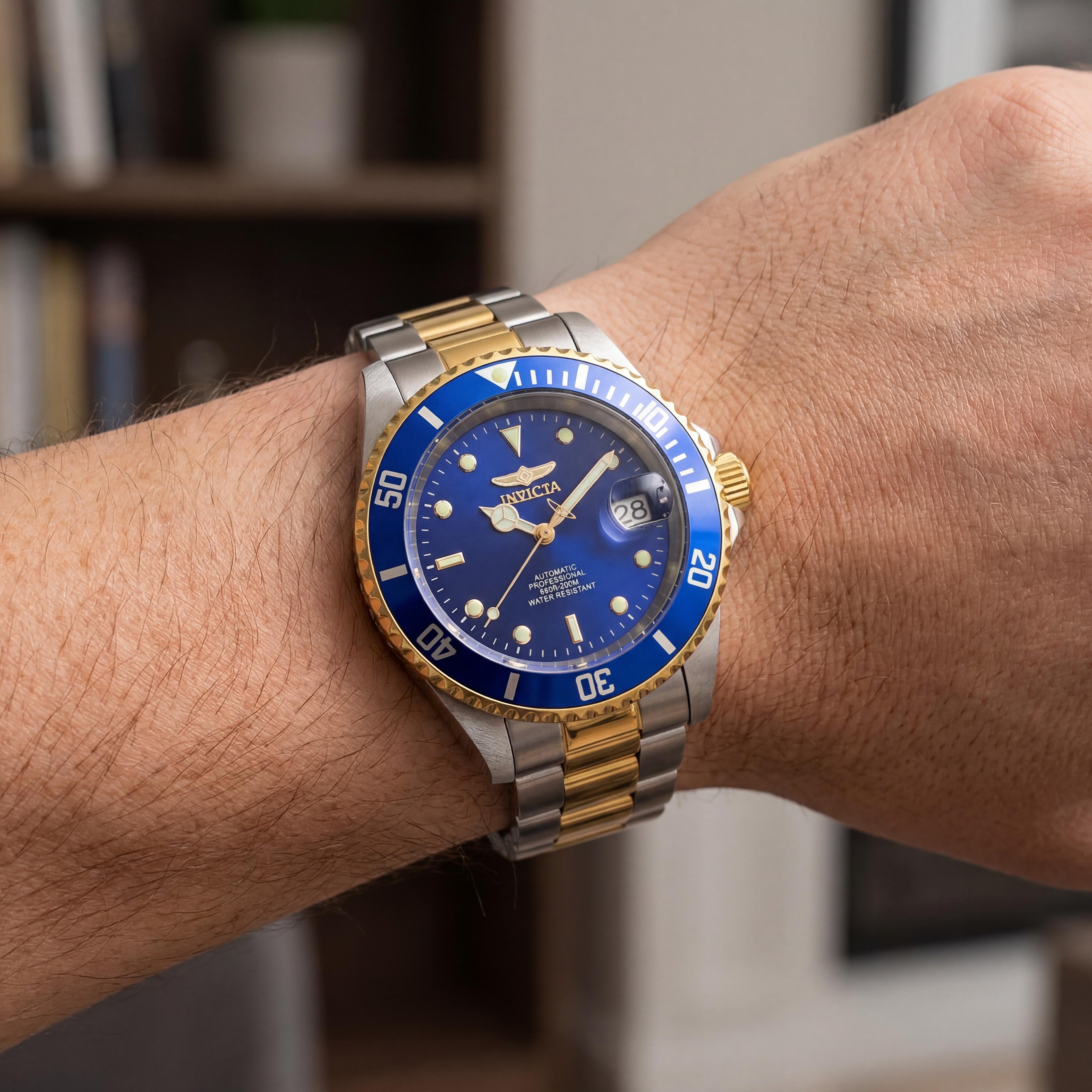 Reloj Invicta para hombre Pro Diver 28662 automático con esfera azul y correa de acero inoxidable bicolor de 40 mm, Photo 4