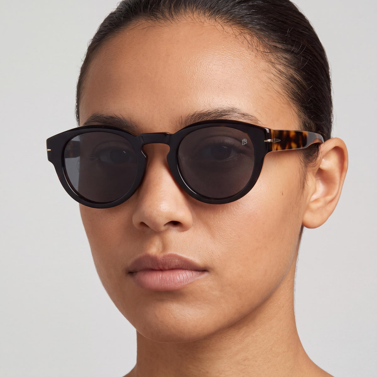 Gafas de sol David Beckham Classic Unisex Panthos de acetato negro y habana no polarizadas con protección UV gris de 49mm, Photo 4