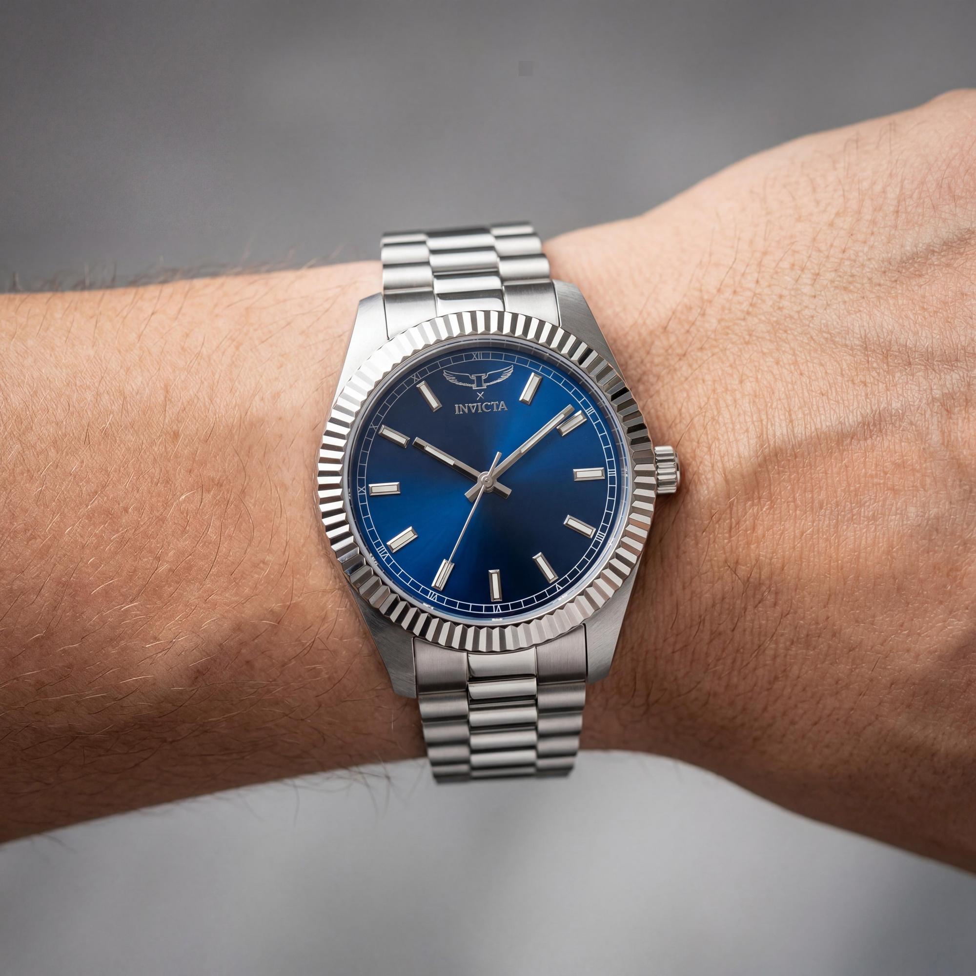 Reloj de cuarzo unisex Invicta Specialty 69015, caja de acero inoxidable de 40 mm, esfera azul, brazalete de acero inoxidable., Photo 3