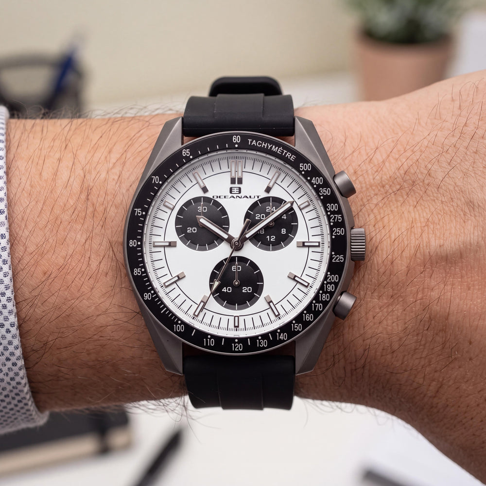 Oceanaut OC7582 Modern Men's Watch featuring a White Plastic Case, Leather Strap, Quartz Movement, Water Resistant