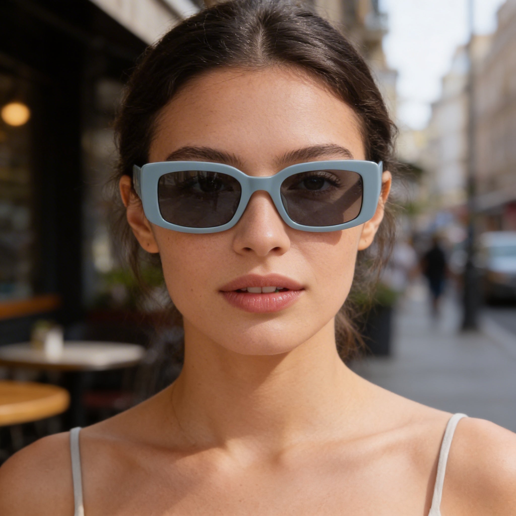 Gafas de sol Rag & Bone Classic para mujer, con montura rectangular estrecha y gruesa de plástico azul y protección UV, 52 mm, Photo 4