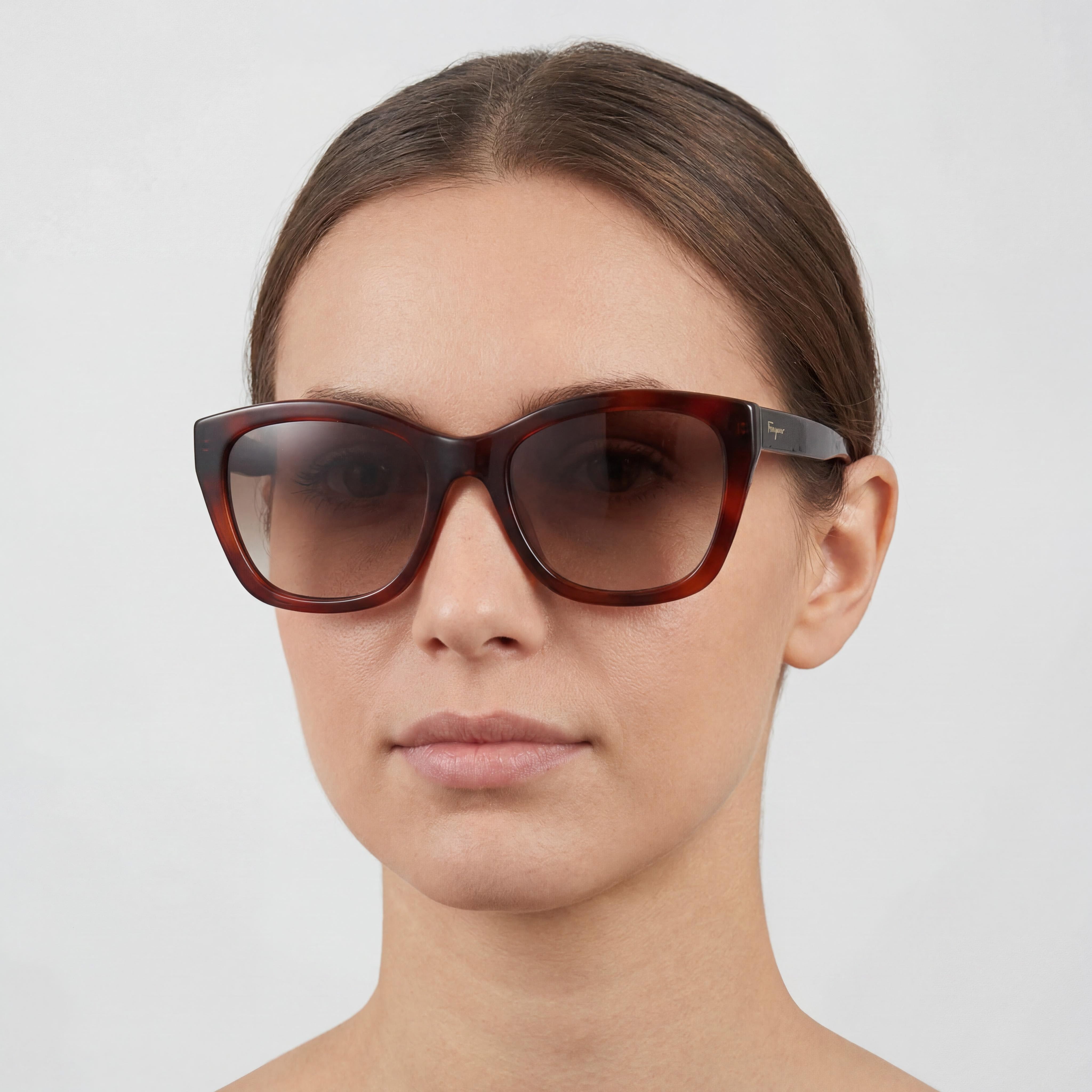 Gafas de Sol Clásicas Ferragamo para Mujer de Plástico Tortuga Marrón No Polarizadas 100% Protección UV 56mm, Photo 3