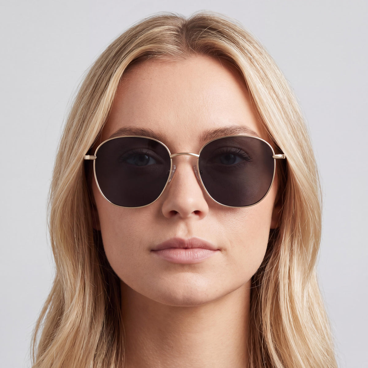 Gafas de sol unisex QUAY AUSTRALIA Jezabell de metal dorado con cristales ahumados no polarizados con protección UV de 57 mm, Photo 4