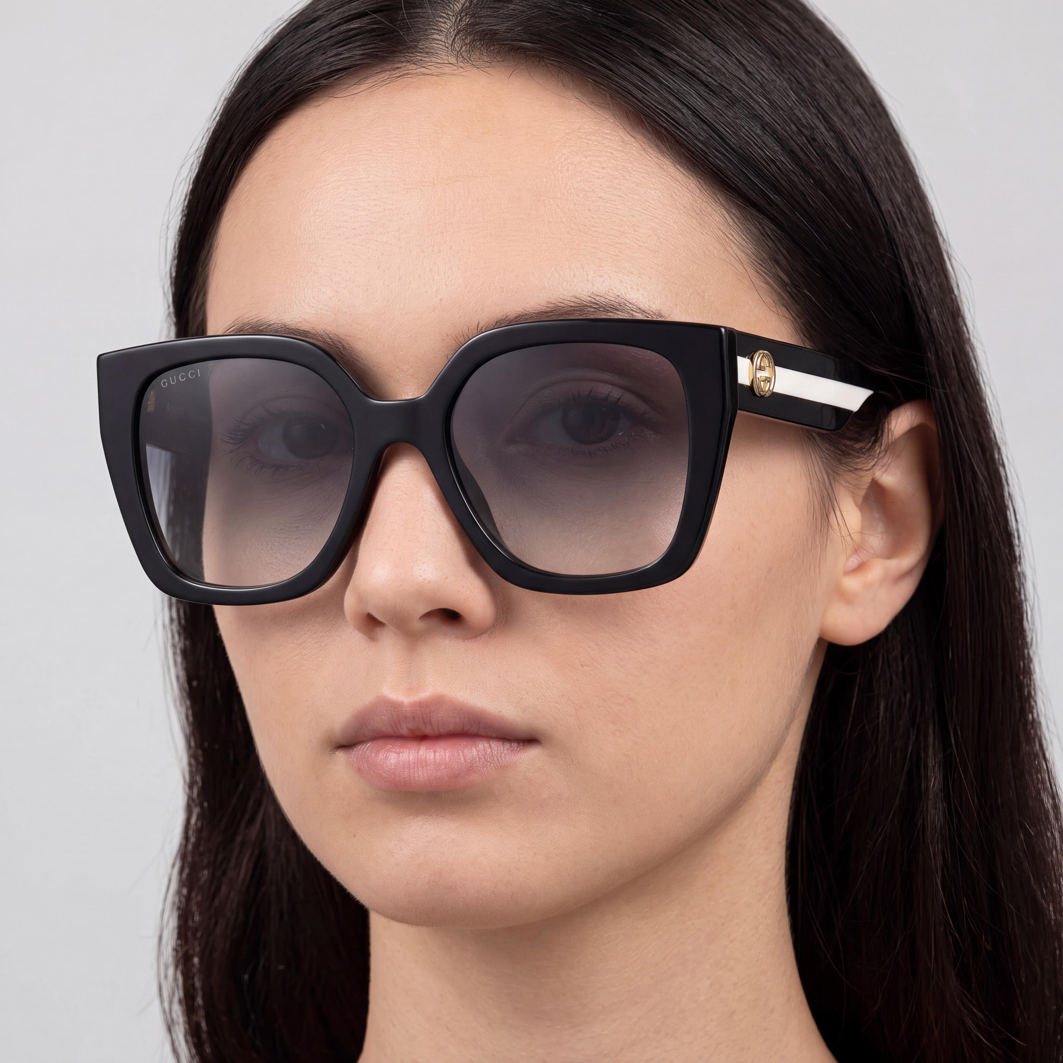 Gafas de Sol Cuadradas de Acetato Reciclado con Protección UV para Mujer Gucci GG1300S 004 Negro Gris Sombreado 55mm, Photo 5