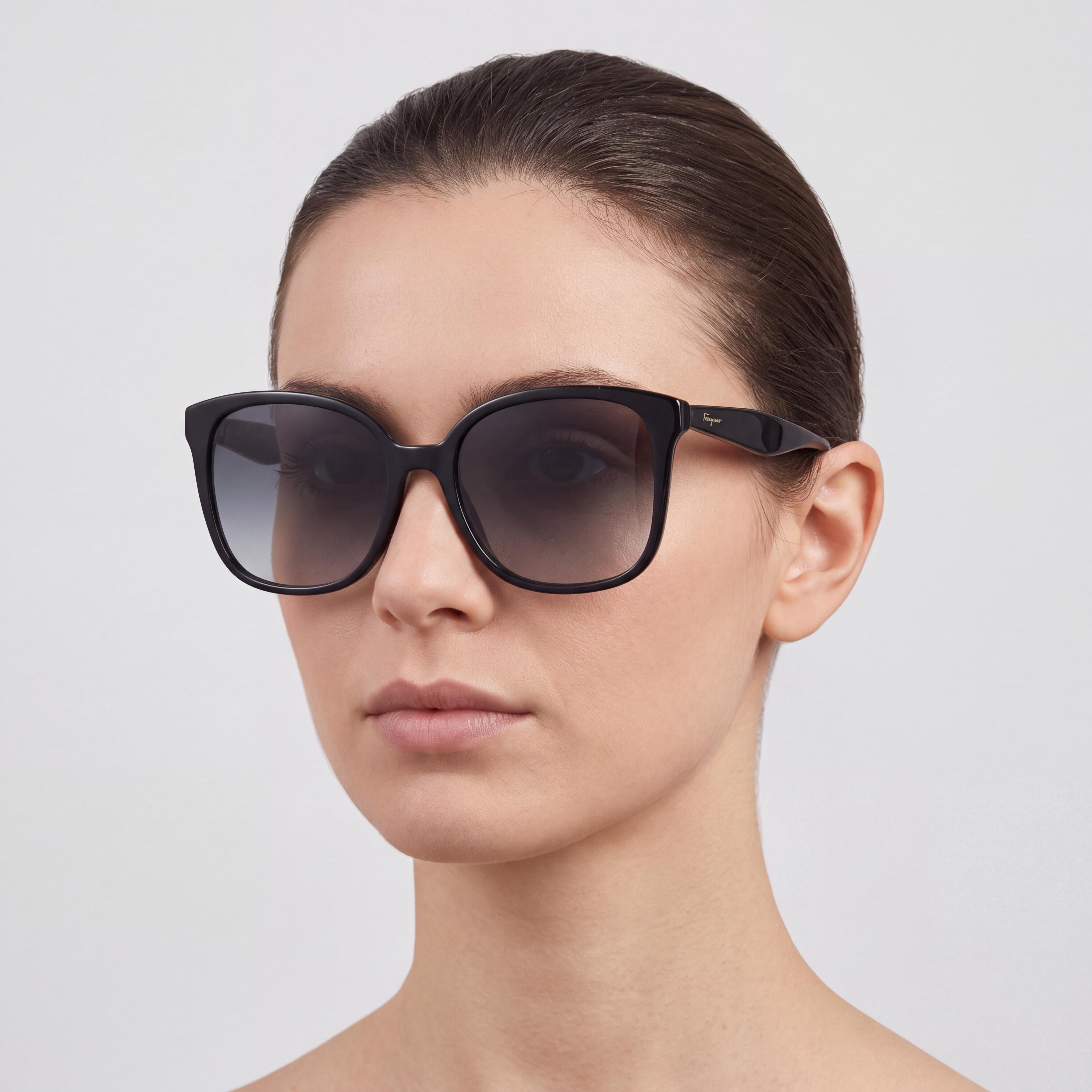 Salvatore Ferragamo SF1072S Women's Black Plastic Square Grey Gradient 100% UV Protection Sunglasses 56mm, Photo 4