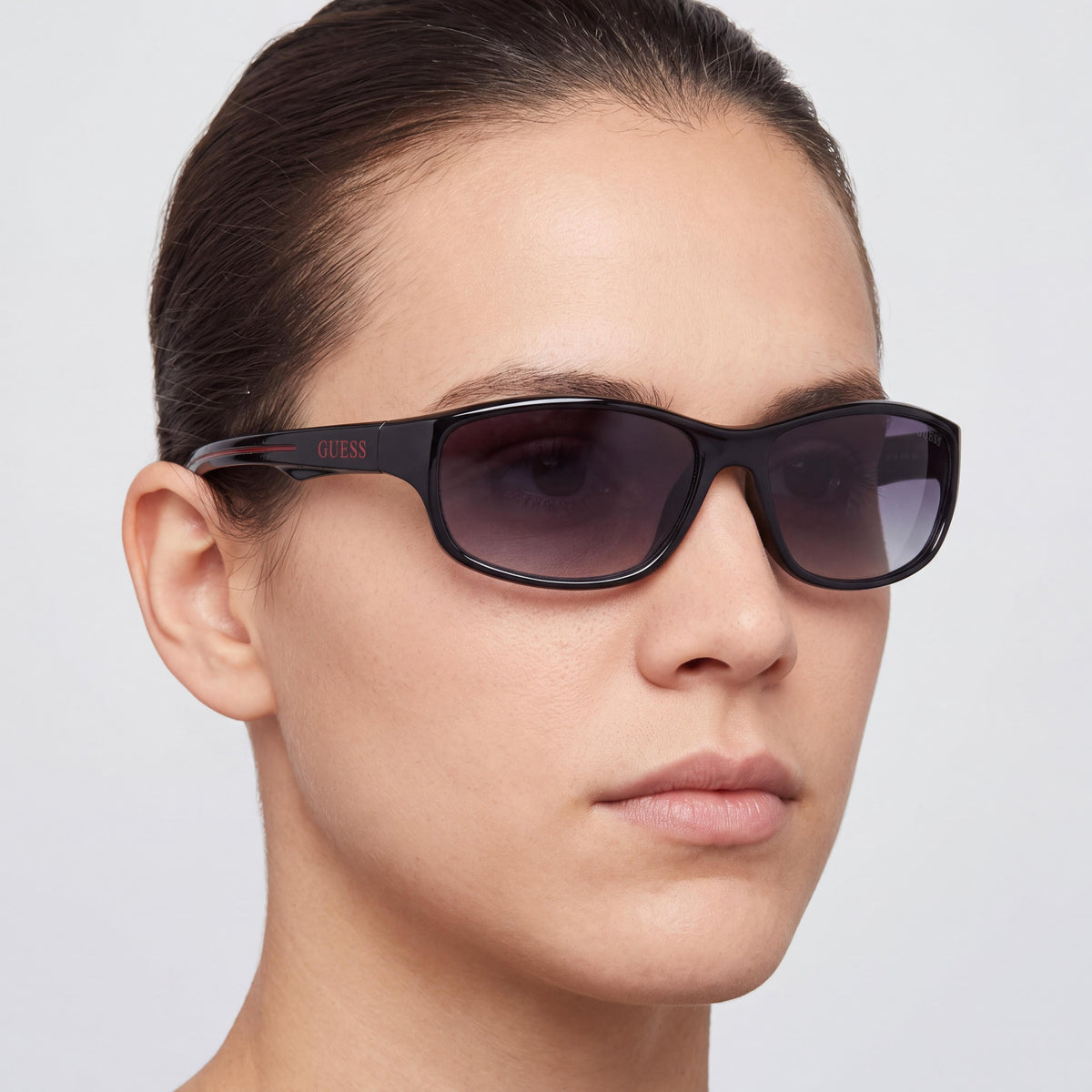 Gafas de sol unisex Guess Gf0210 con montura rectangular de plástico negro, lentes gris degradado y protección UV, 62 mm, Photo 4