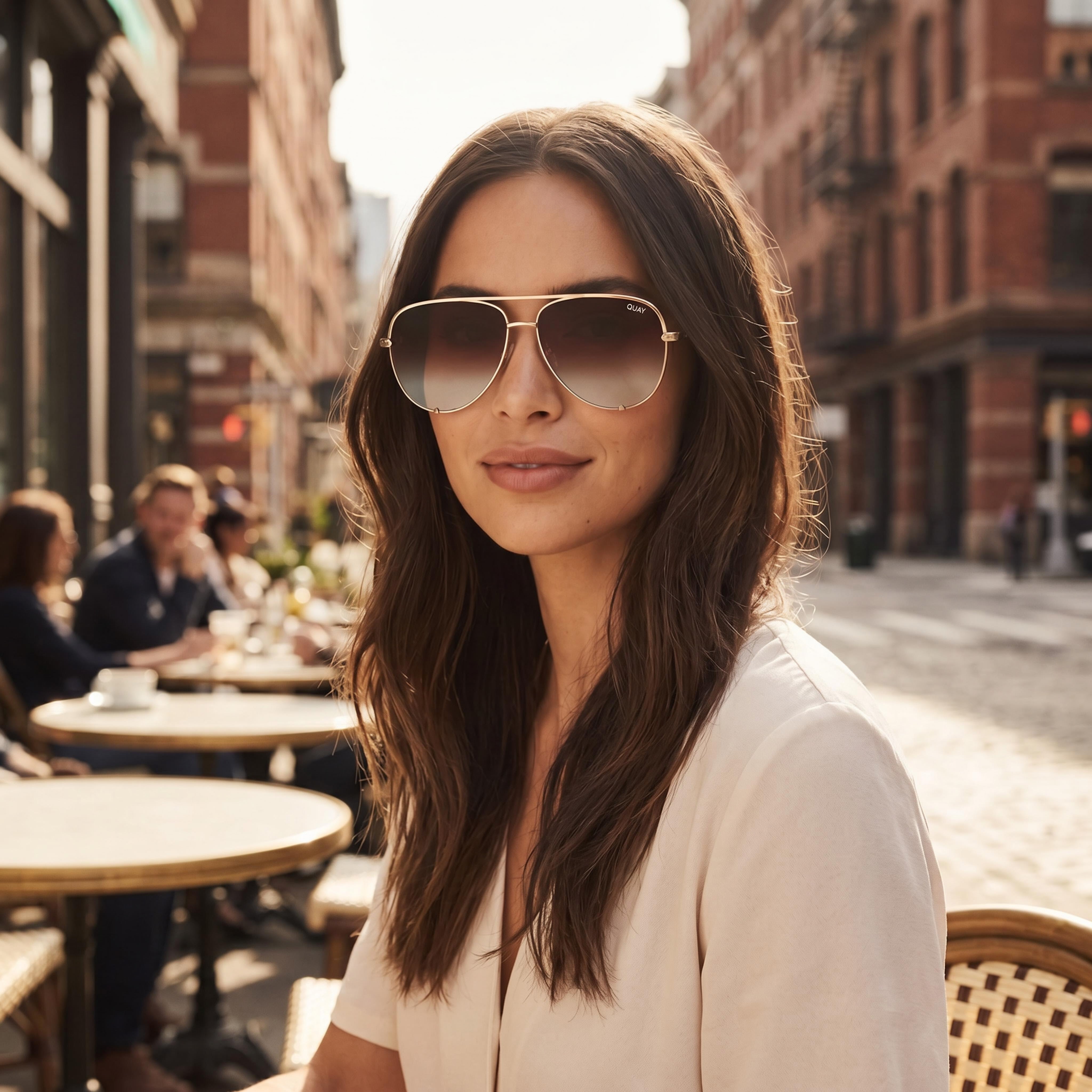 Gafas de sol QUAY AUSTRALIA High Key grandes de metal dorado con montura marrón degradada y lentes polarizadas marrón degradado con protección UV para mujer, Photo 6