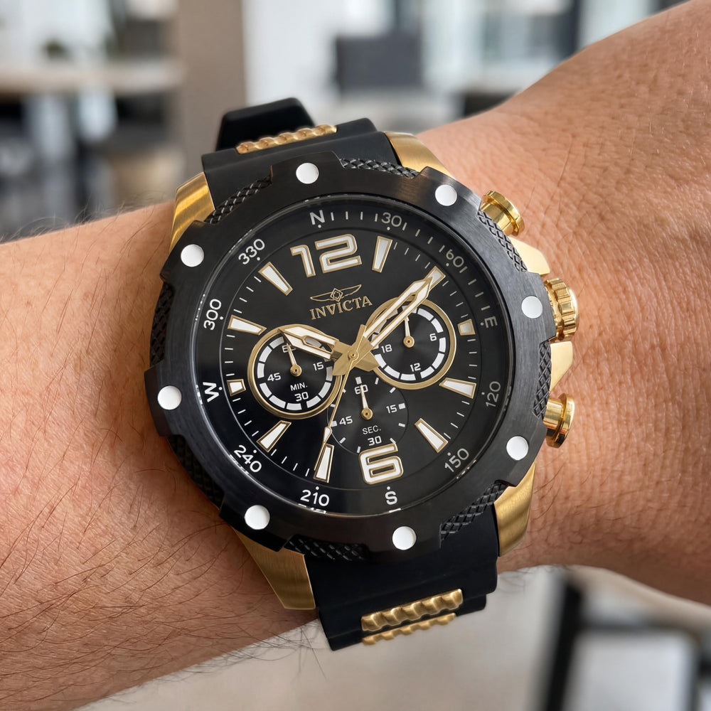 Invicta Cronógrafo Unisex Caja de Acero Inoxidable Dorado Esfera Negra Cuarzo Pantalla de Doble Hora Correa de Silicona 50mm