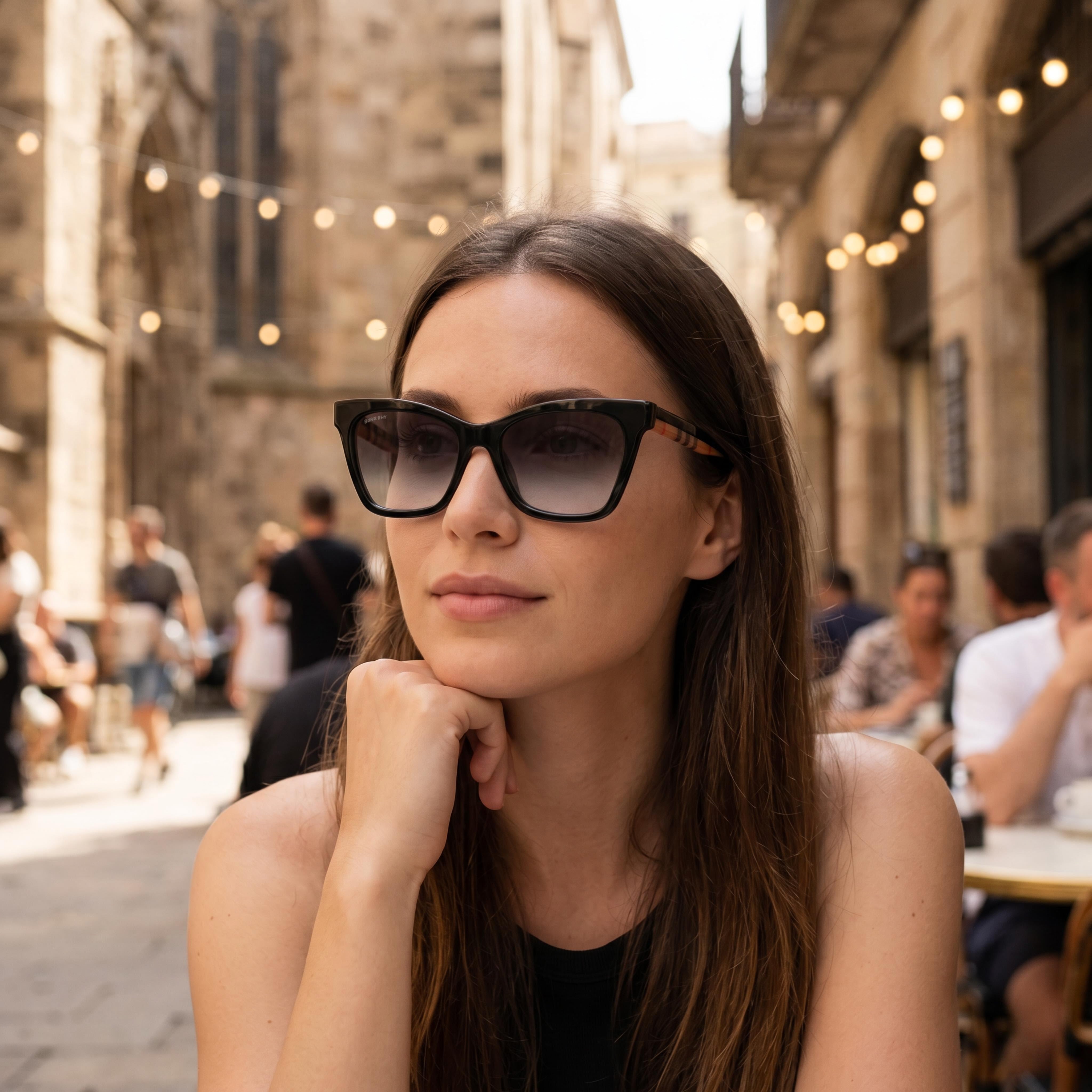 BURBERRY Be4346 Elsa Gafas de sol unisex de plástico negro con degradado gris claro, degradado gris azul oscuro, protección UV, 53 mm, Photo 4