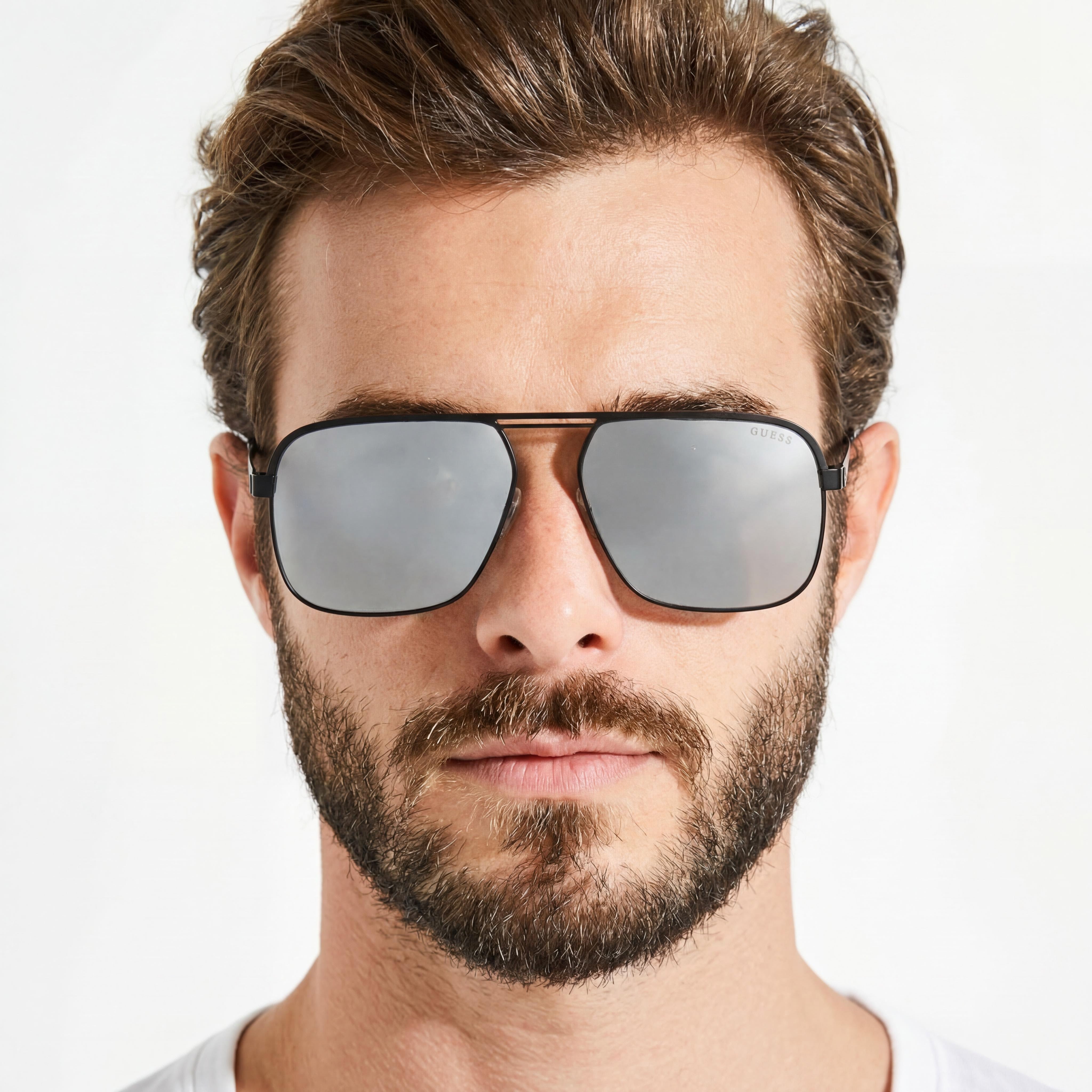 Gafas de sol GUESS clásicas de metal para hombre con protección UV, negro mate con lentes degradadas grises de 58 mm, Photo 5