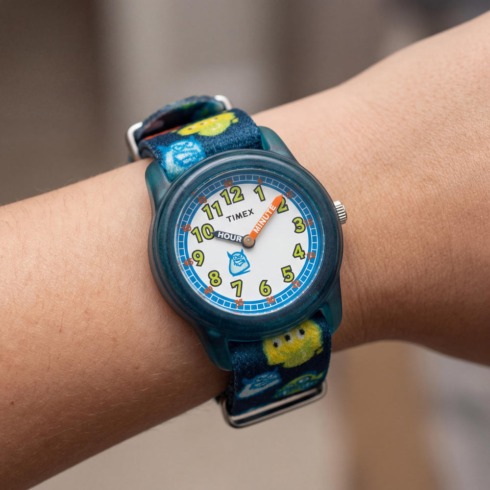 Timex TW7C258009J Reloj digital infantil con monstruos negros resistente al agua, esfera de fácil lectura, correa de tela elástica, 28 mm