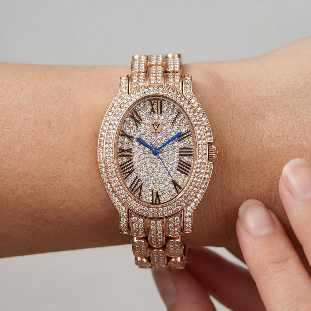 Reloj Christian Van Sant para mujer, resistente al agua, con caja y pulsera de acero inoxidable en tono oro rosa.