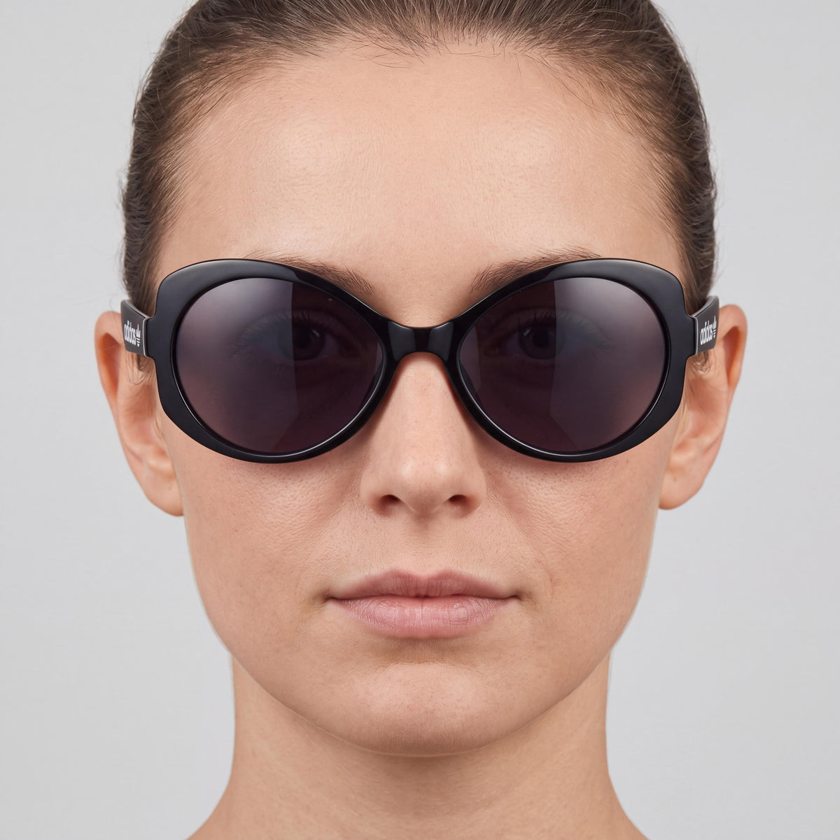 Gafas de Sol adidas Or0020 de Mujer con Marco de Plástico Brillante Negro Ahumado Lente de Policarbonato Gris Degradado con Protección UV de 56mm, Photo 4