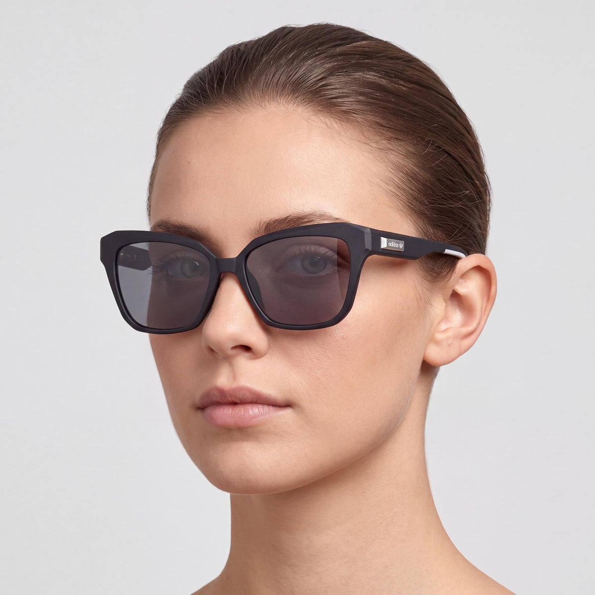 Gafas de sol adidas Originals Or0038@5502c para mujer, estilo ojo de gato, de plástico inyectado, color negro con lentes ahumadas espejadas, 55 mm, protección UV, no polarizadas, Photo 4