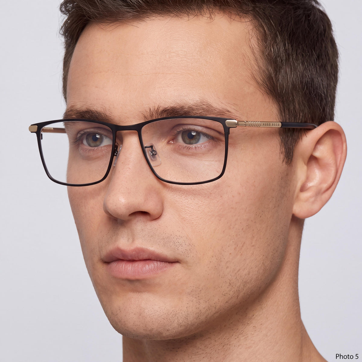 Gafas de titanio para hombre Hugo Boss BOSS 1226/F con lentes no polarizadas en color negro mate y dorado, ancho de lente de 56 mm, Photo 4