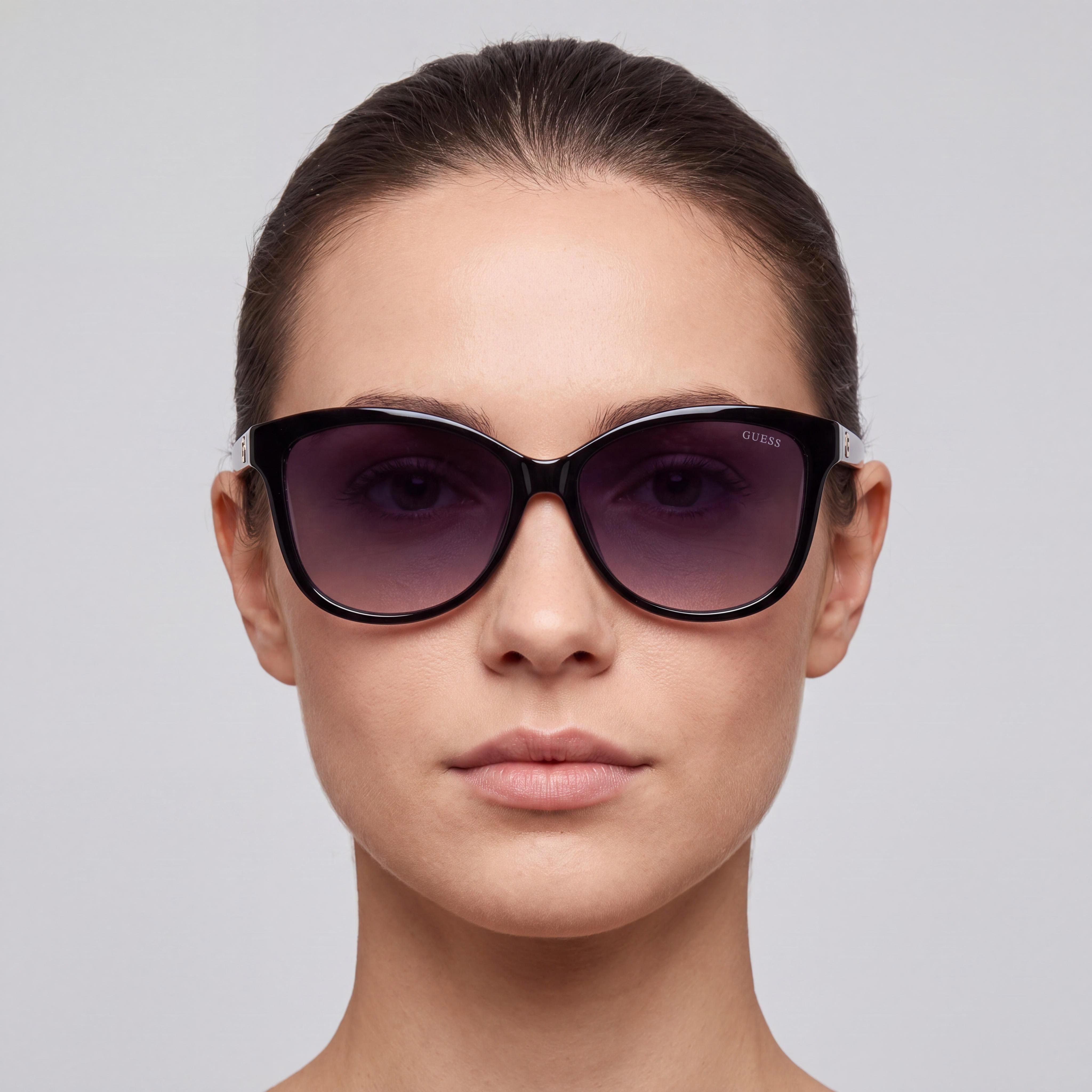GUESS Women's GU7920 Shiny Black Composite Round High UV Protection Non-Polarized Gradient Smoke Sunglasses 58-15-140, Photo 4