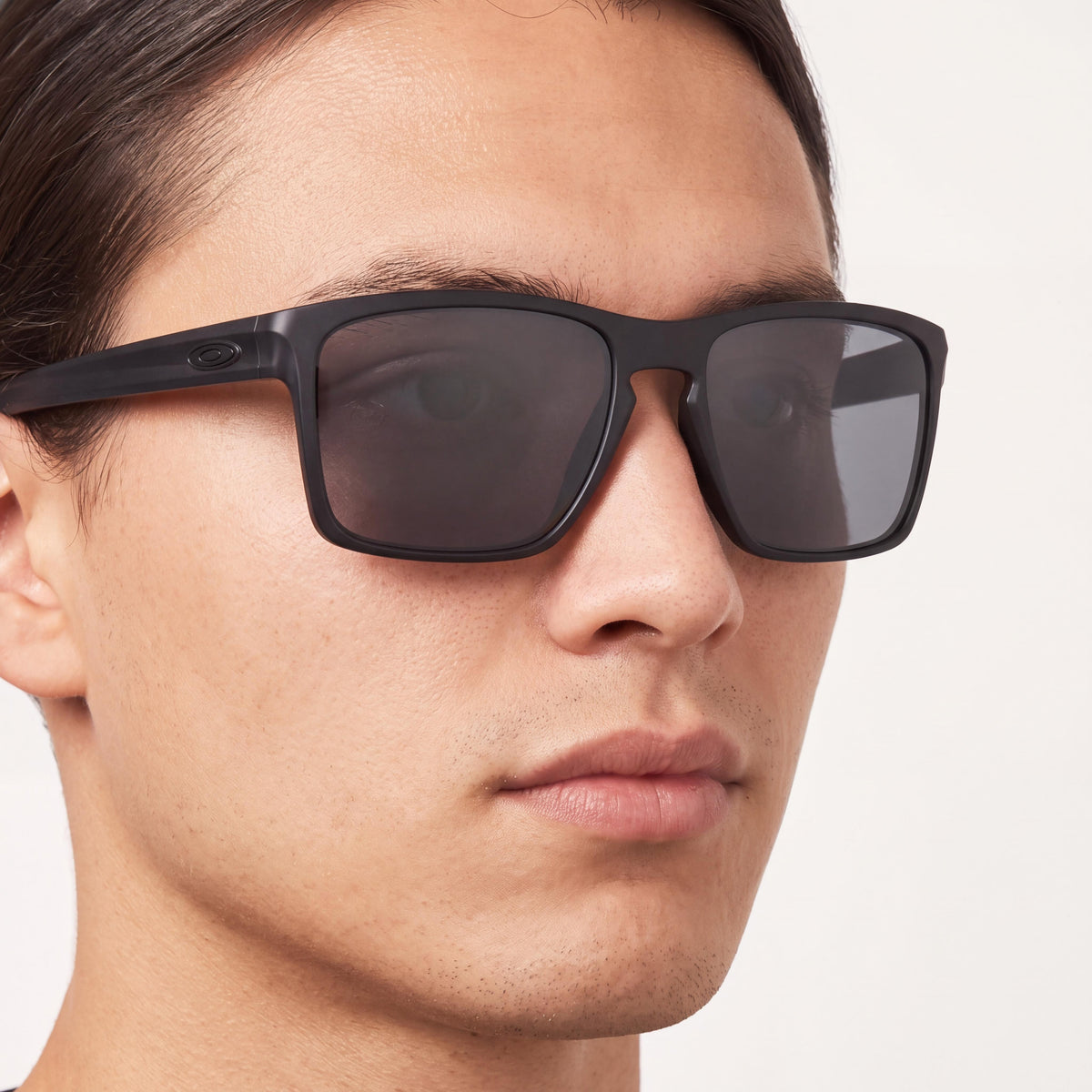 Oakley Unisex Matte Black Grey Polarized Lenses with UV Protection Anti-Reflective Eyewear 57-18-142, Photo 3
