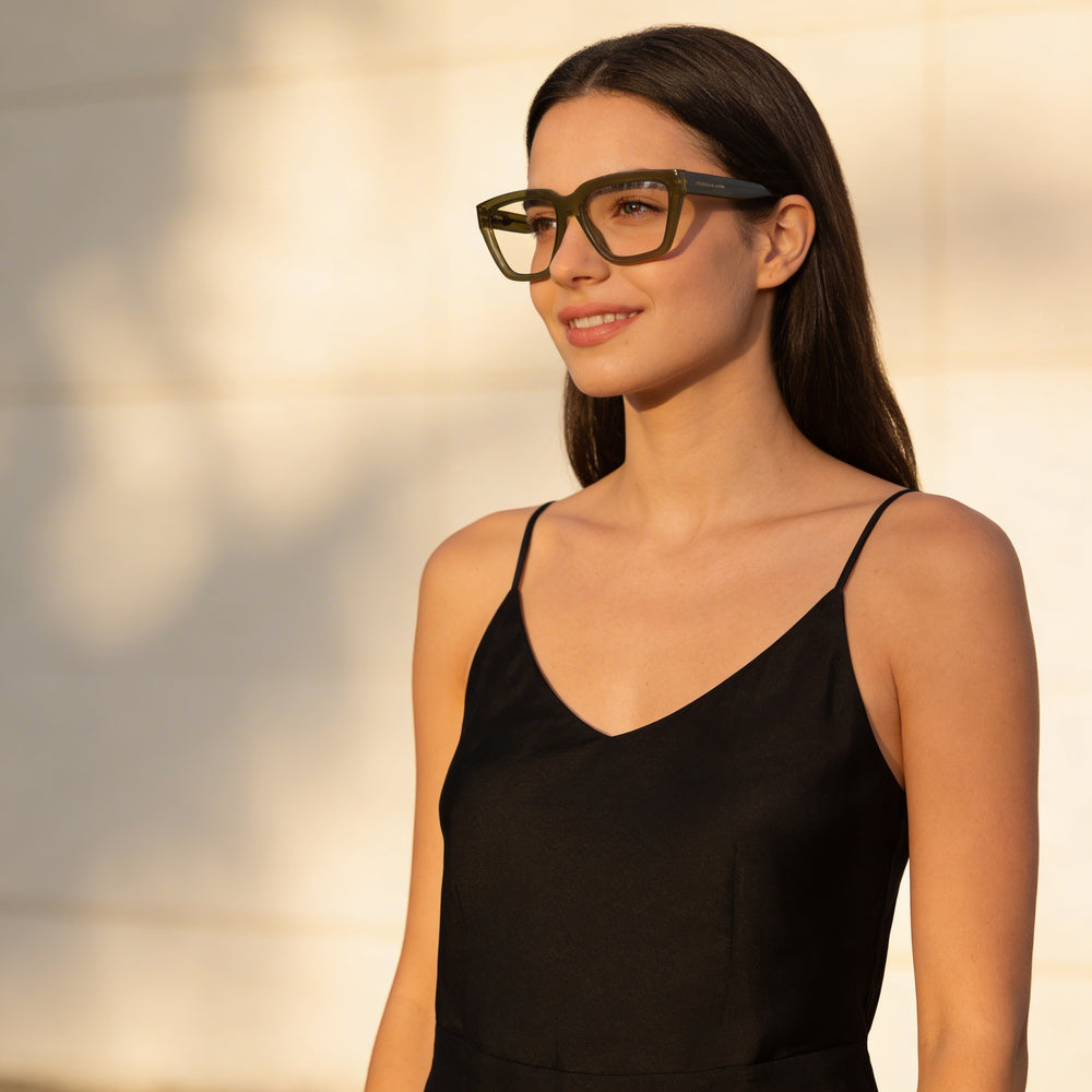 Gafas de sol Victoria Beckham para mujer, estilo moderno VB2658, con montura de acetato color oliva y lentes oliva a juego, tamaño 53 mm