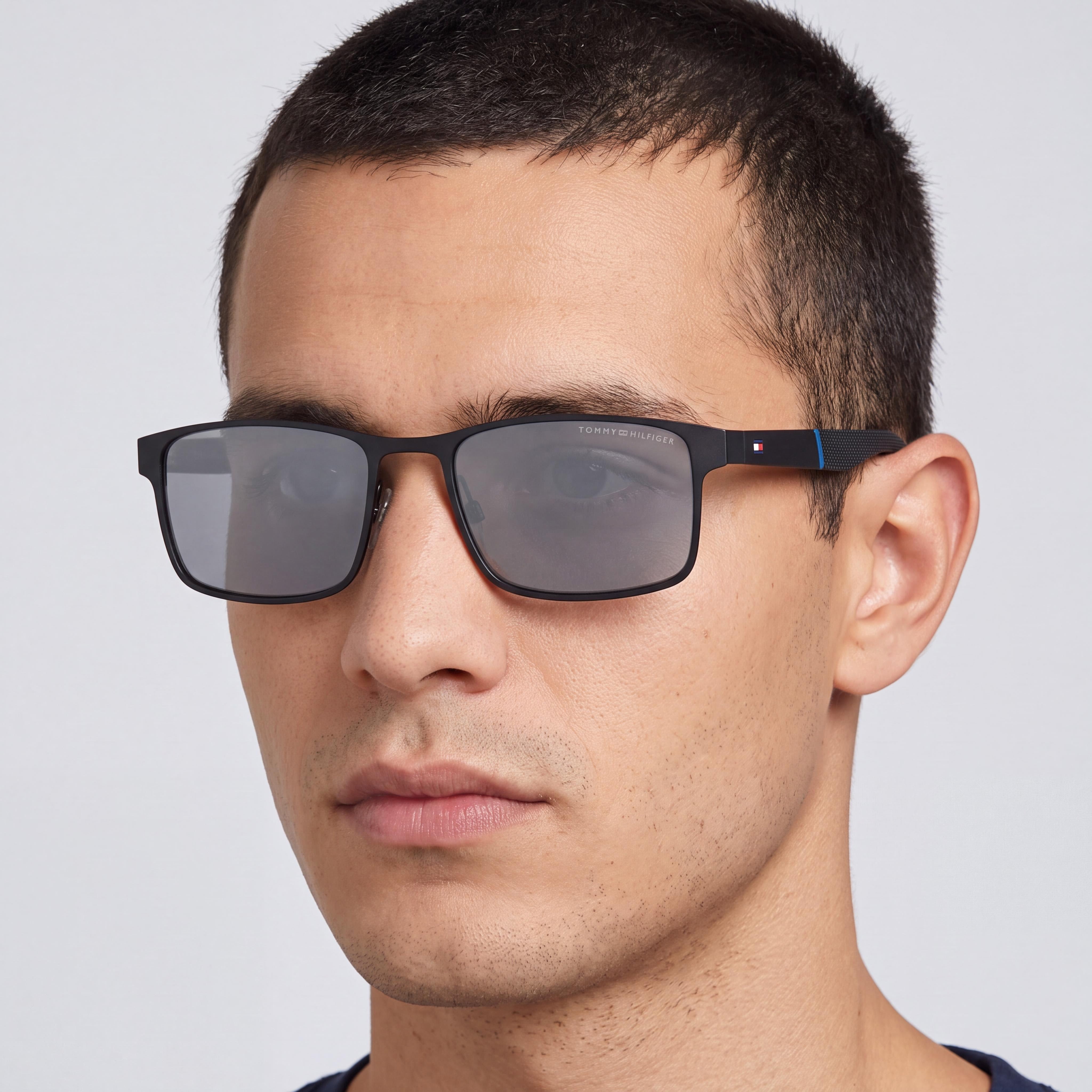 Gafas de sol Tommy Hilfiger Contemporary TH 1904/S para hombre, rectangulares, de metal negro mate, con lentes grises y protección UV, no polarizadas, de 55 mm, Photo 5