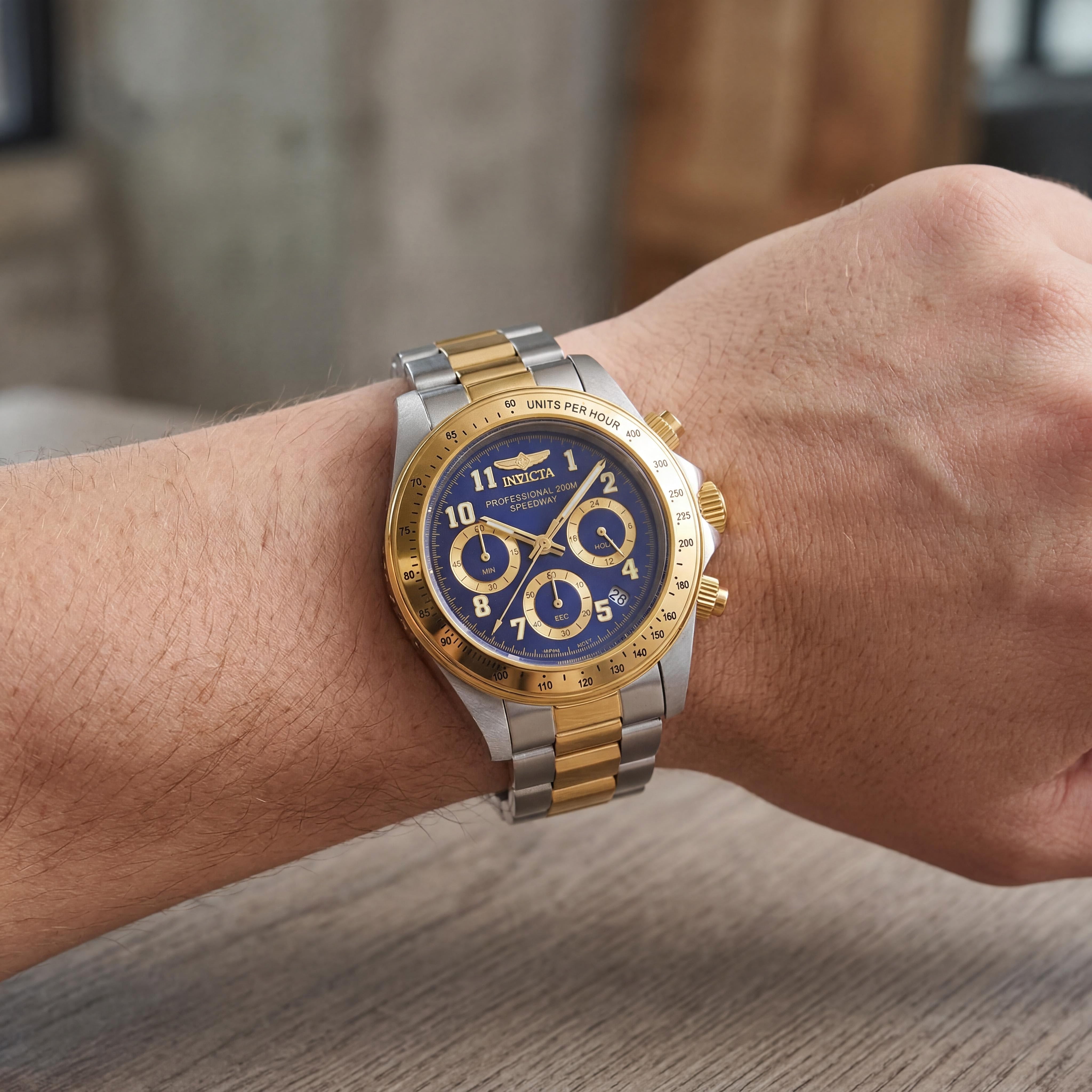 Invicta Men's Speedway 17028 Chronograph Japanese Quartz Gold Stainless Steel Blue Dial Luminous Watch, Photo 4