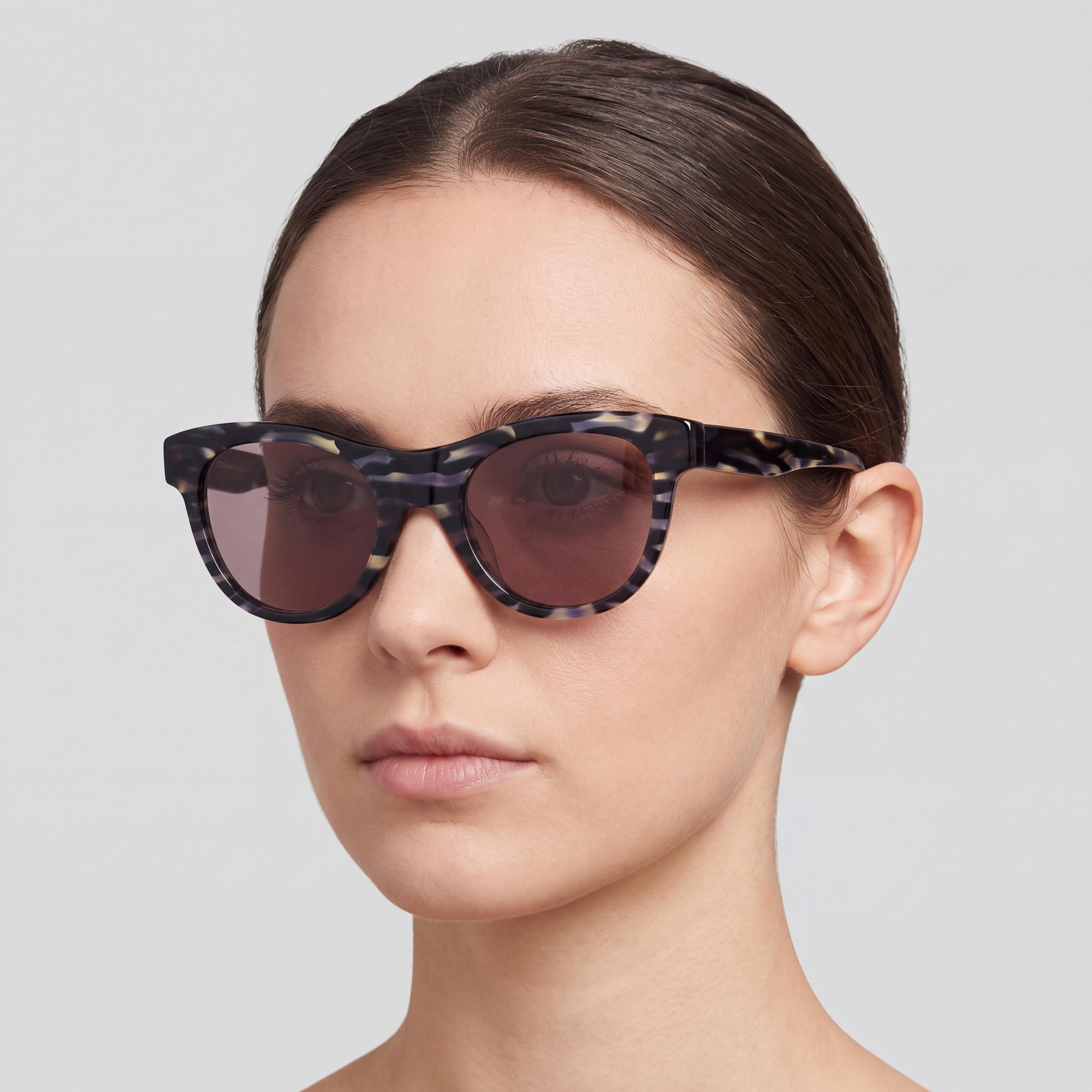 Donna Karan Do516s Women's Grey Horn Plastic Frame Non-Polarized Sunglasses with UV Protection 52mm, Photo 3