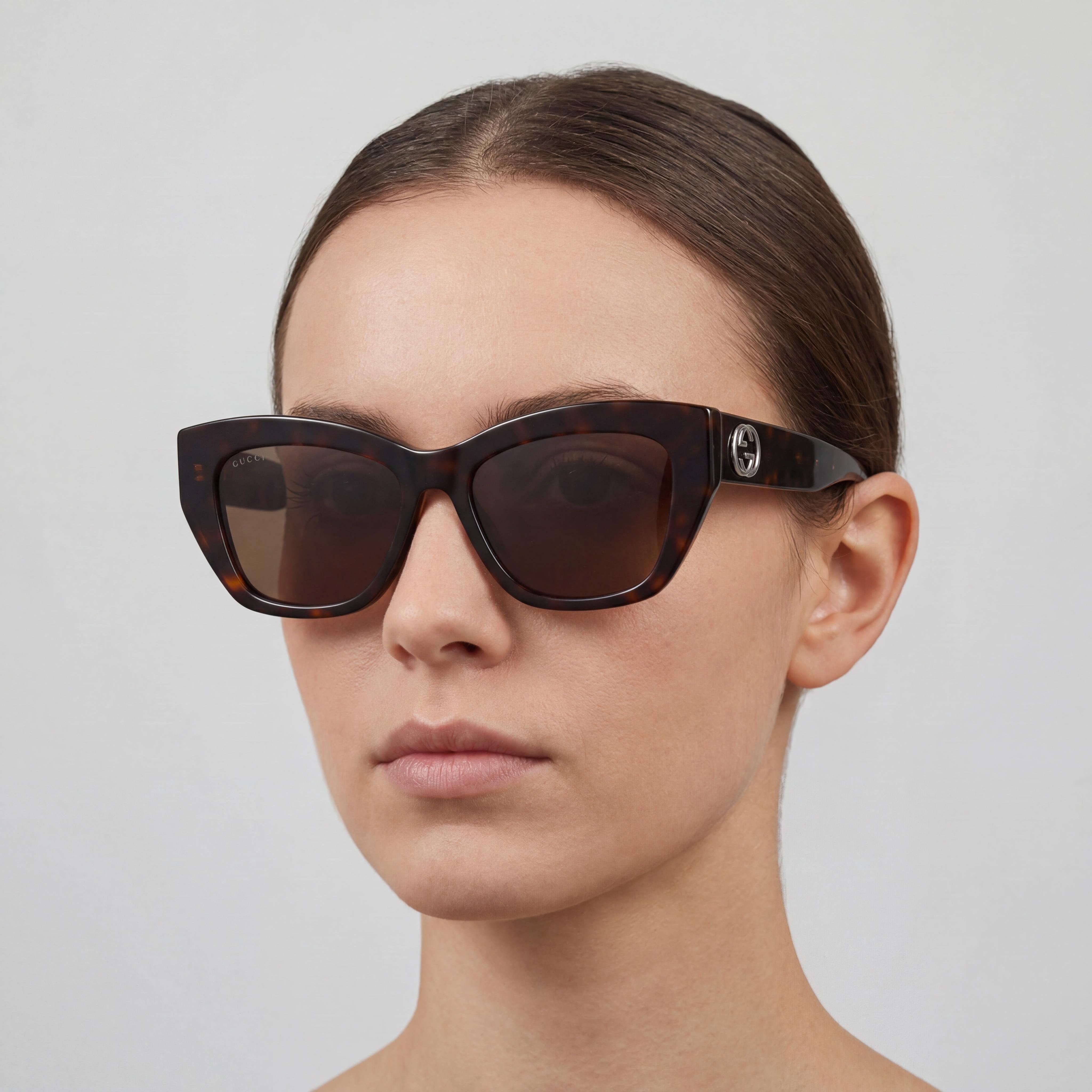 Gucci Casual Style GG1844SA-002 Unisex Sunglasses with Black Frames and Black Lenses, 17mm Bridge, 140mm Temple, Photo 4