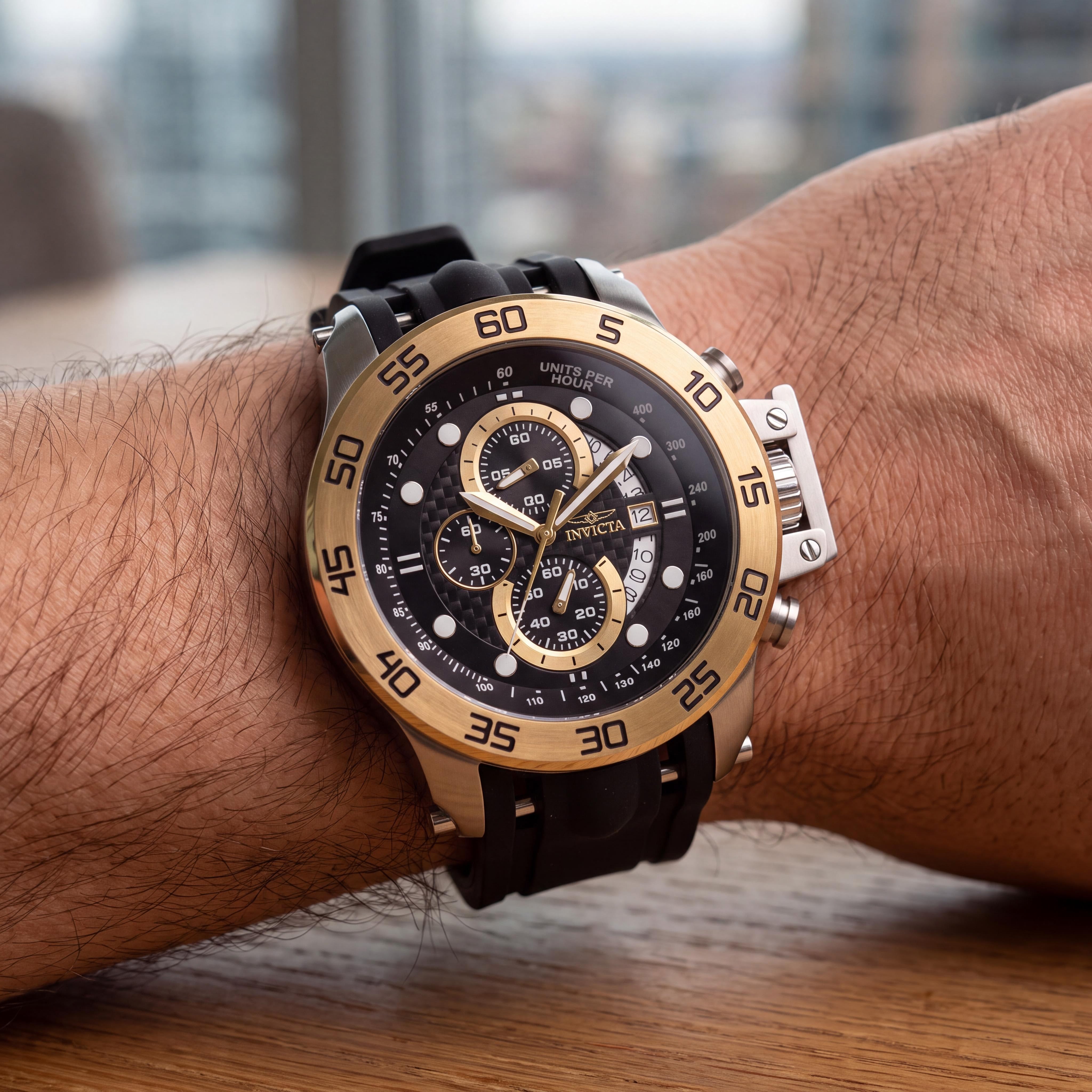 Reloj Invicta para hombre, cronógrafo de cuarzo japonés, de acero inoxidable dorado, poliuretano negro, resistente al agua hasta 100 m, 51 mm, Photo 4
