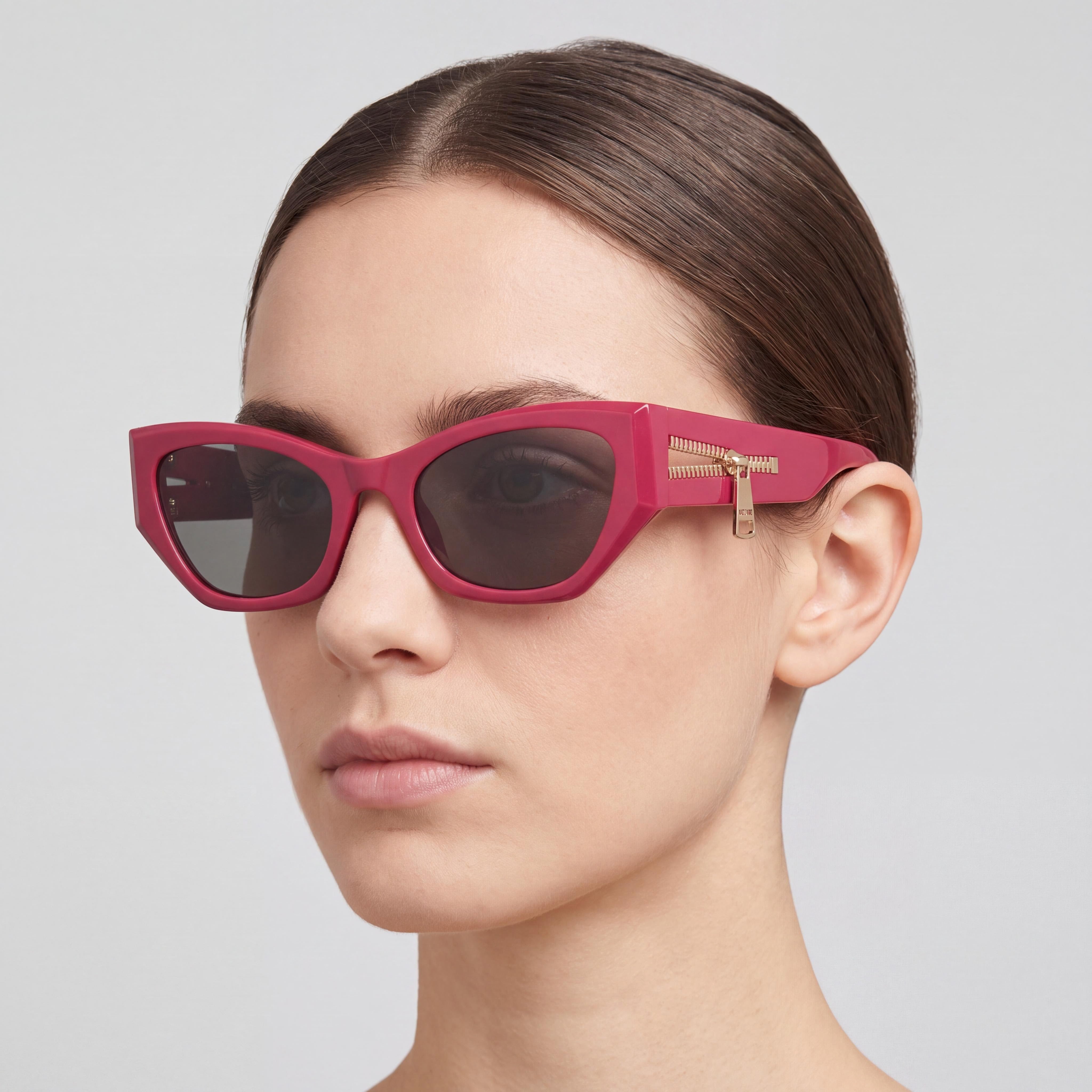 Moschino MOS159/S Women's Red Polyamide Frame Sunglasses, Grey Non-Polarized Lenses 55mm, Photo 4