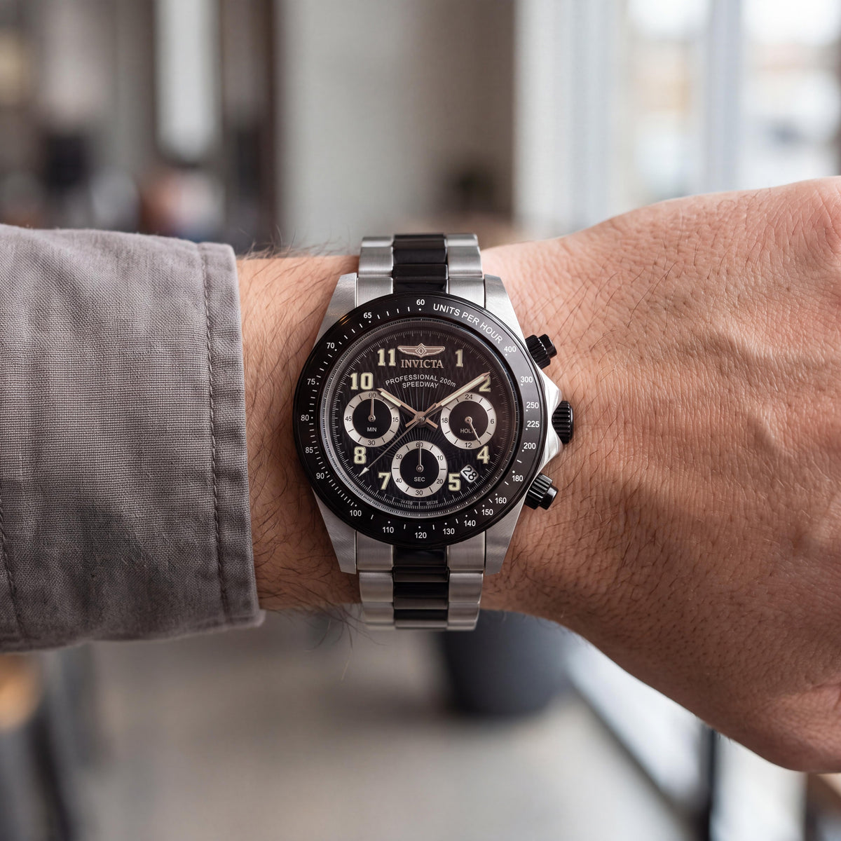 Invicta Speedway Men's Chronograph Quartz Watch Silver-Tone & Black Stainless Steel, Photo 4