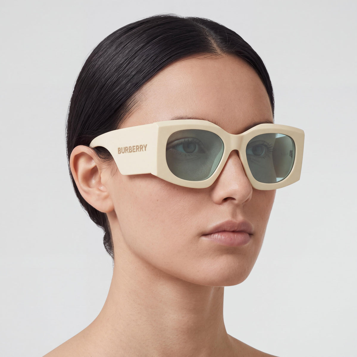 Gafas de sol modernas para mujer BURBERRY Madeline con montura de plástico amarilla y azul, lente amarilla, protección UV, 55 mm, Photo 4