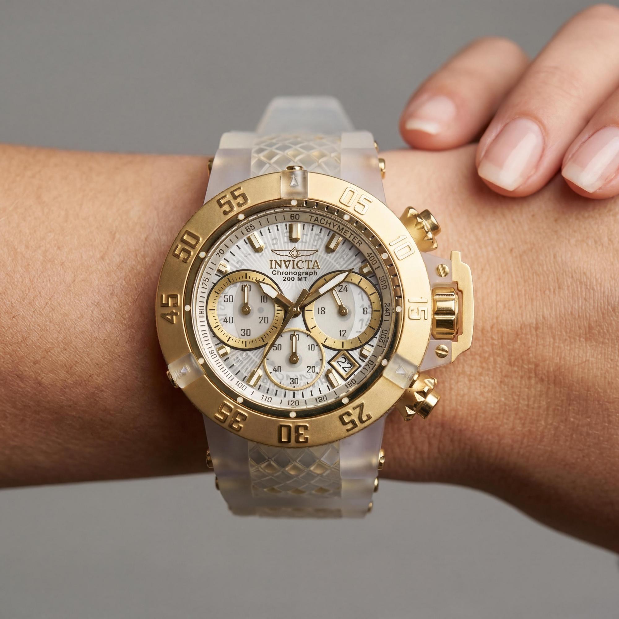 Reloj cronógrafo Invicta para mujer de acero inoxidable de 42 mm con correa de silicona blanca y tono dorado., Photo 3