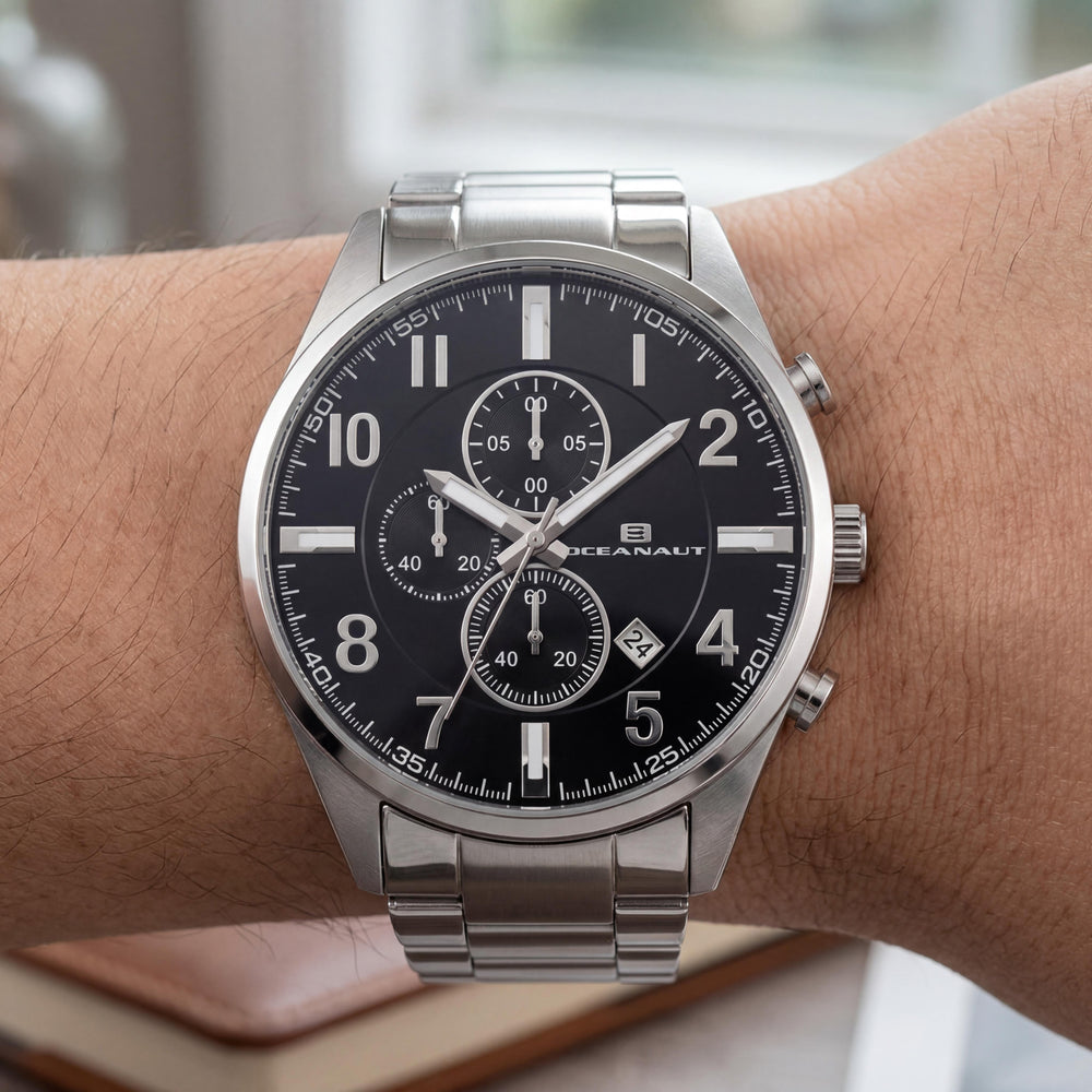 Reloj Oceanaut OC5851 para hombre con esfera negra, caja y brazalete de acero inoxidable, movimiento de cuarzo y resistencia al agua de 10 ATM (100 metros)