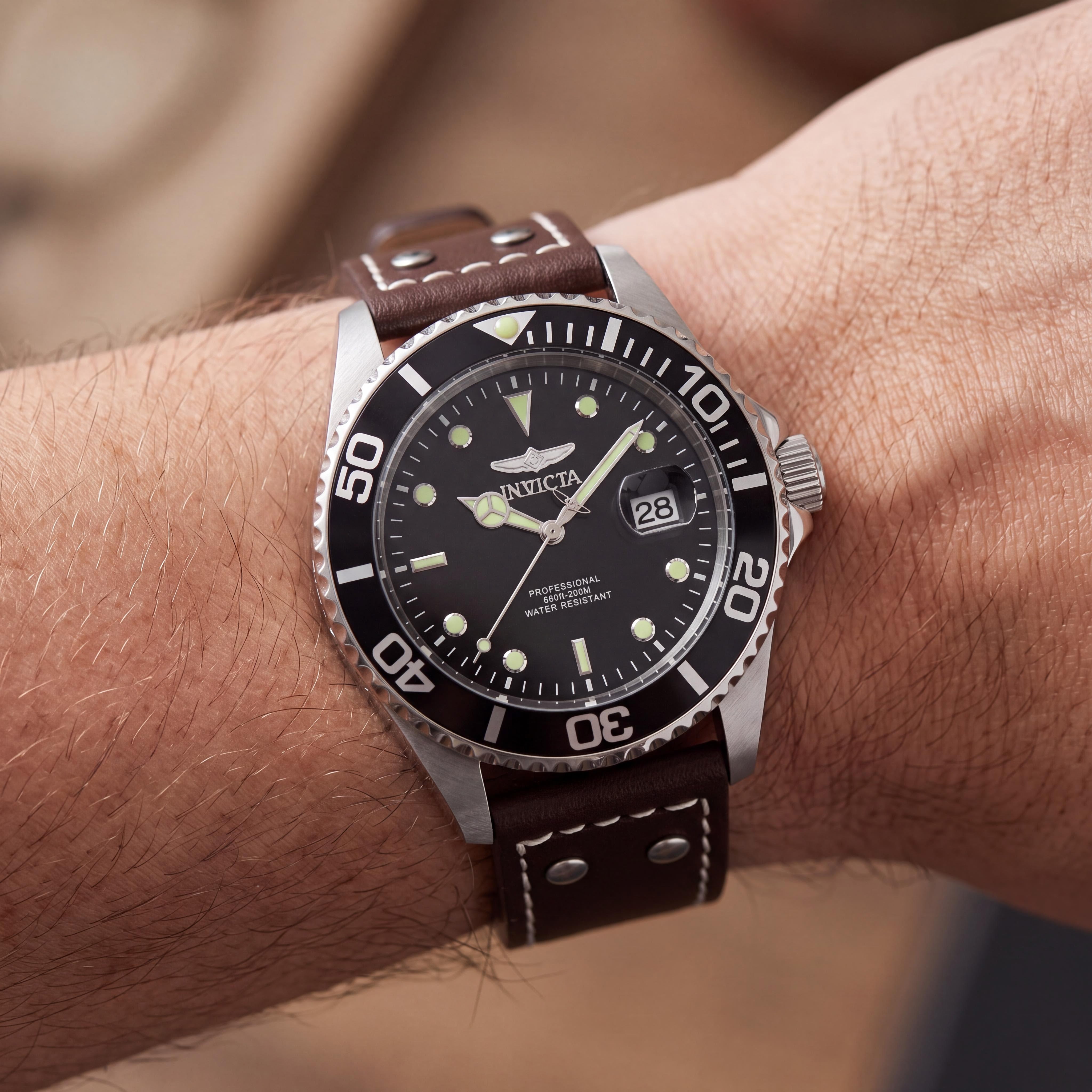 Invicta Men's Pro Diver 200m Water Resistant Luminous Quartz Black Dial Brown Leather Strap 43mm Watch, Photo 4